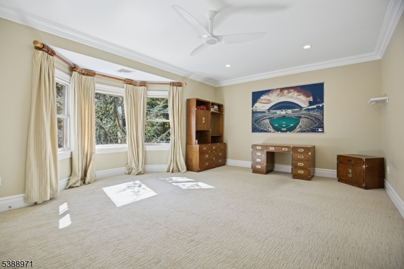 40 High Oaks Dr