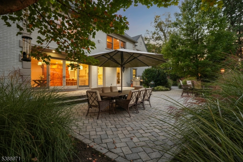 40 High Oaks Dr