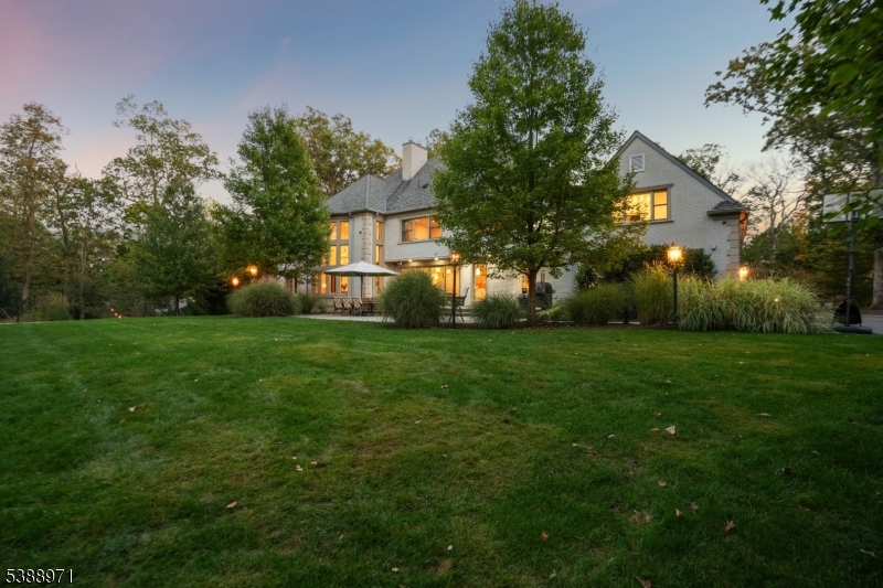 40 High Oaks Dr