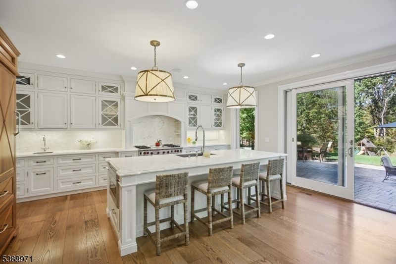 40 High Oaks Dr