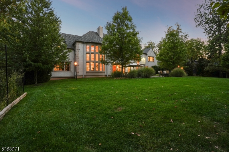 40 High Oaks Dr