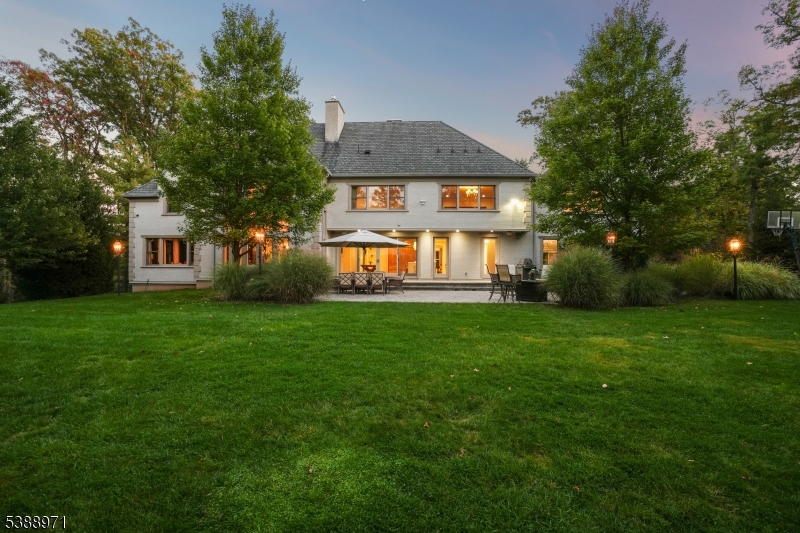 40 High Oaks Dr