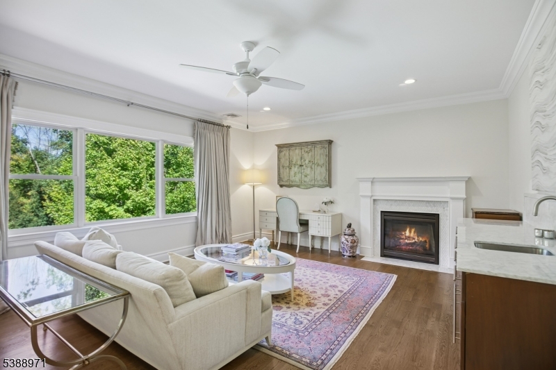 40 High Oaks Dr