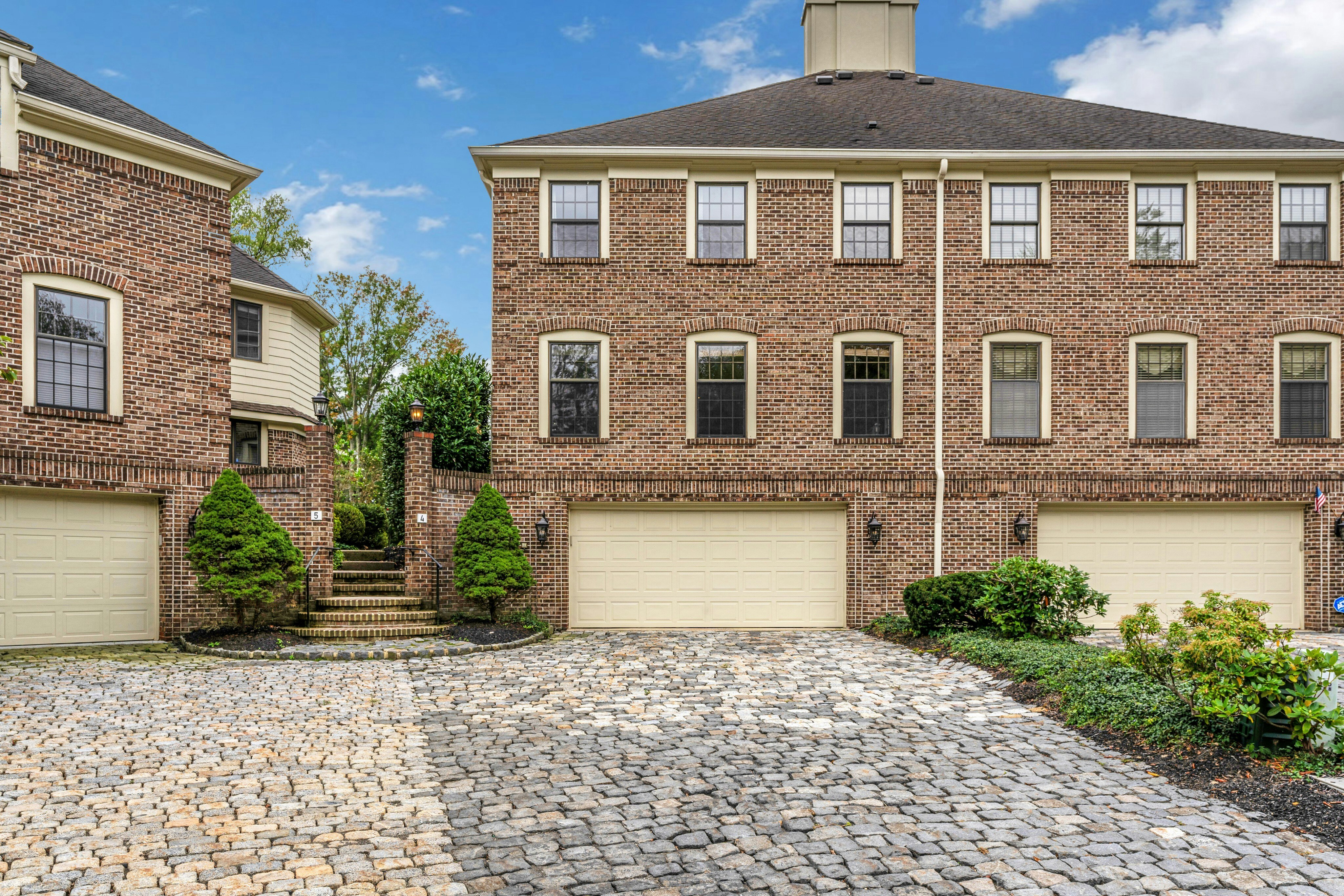 4 Trevino Court 