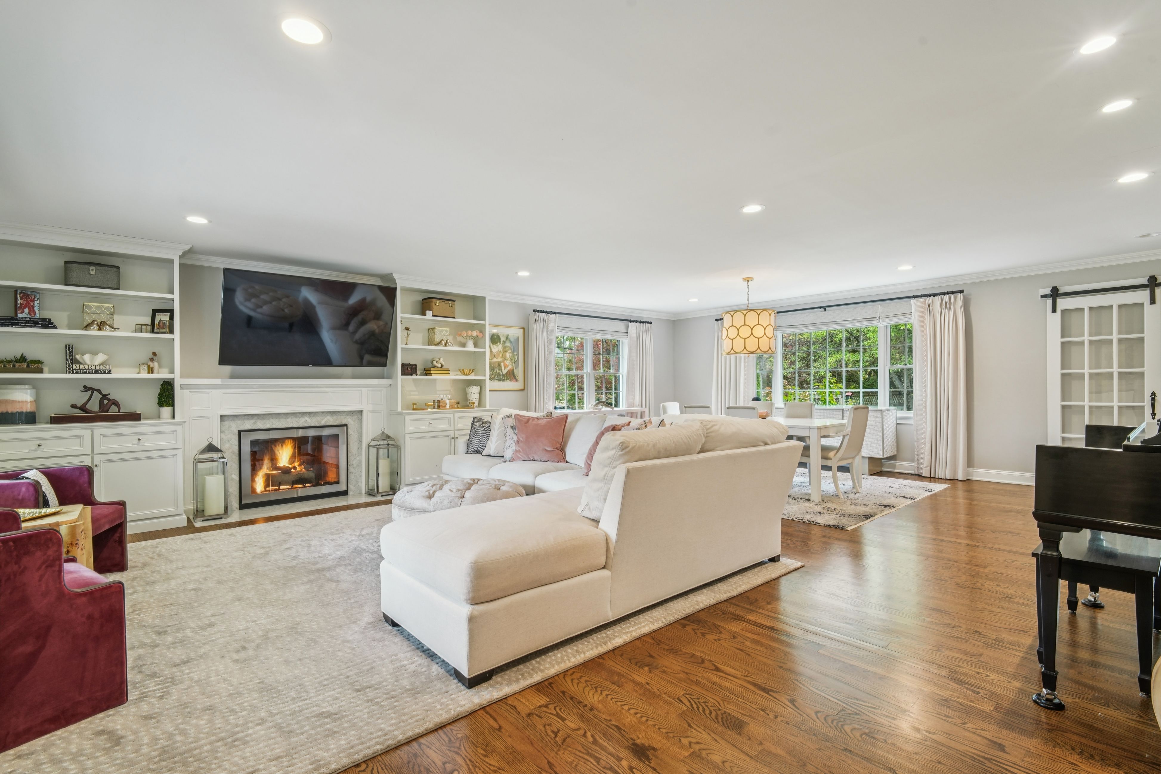 33 Cromwell Parkway 