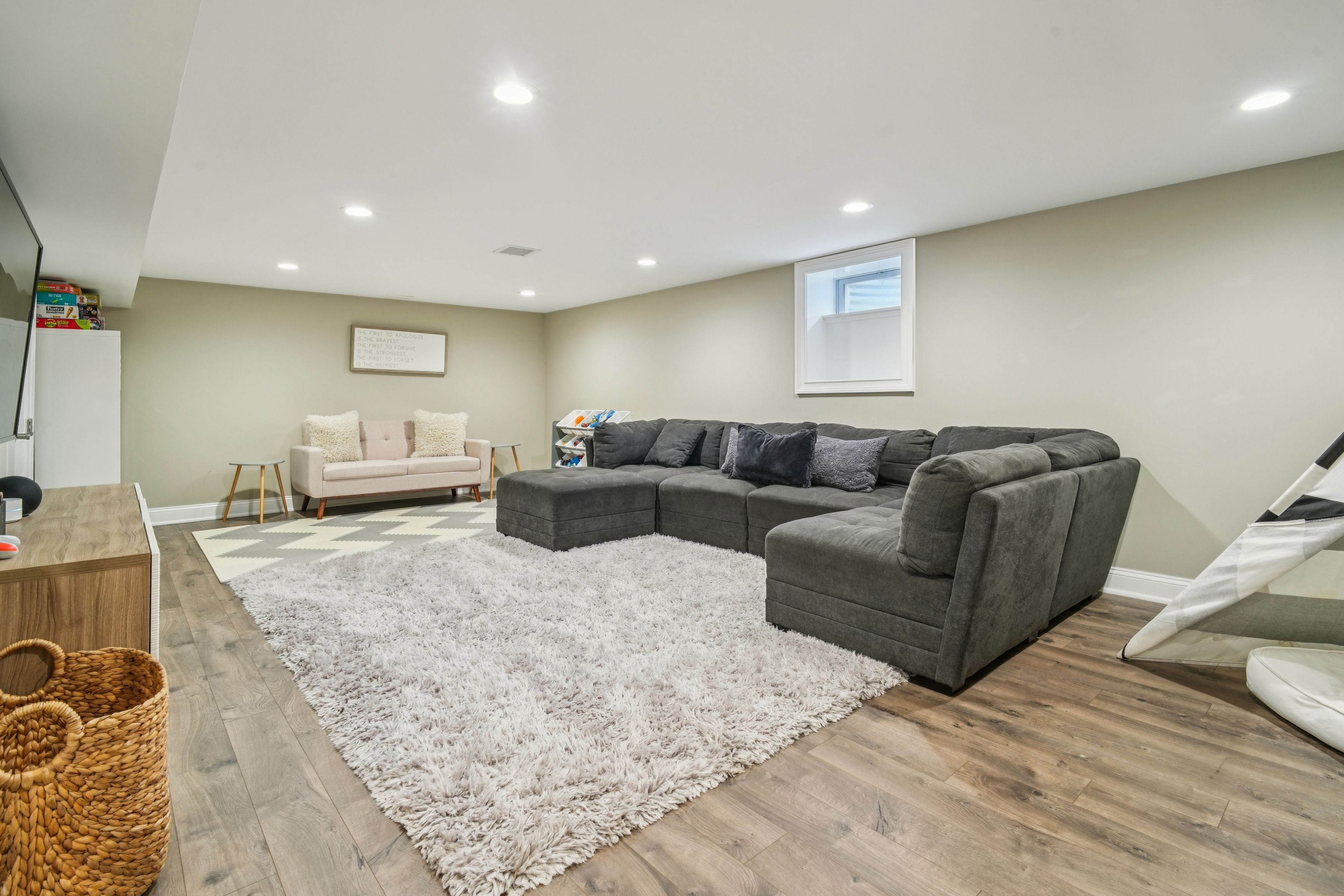 33 Cromwell Parkway 