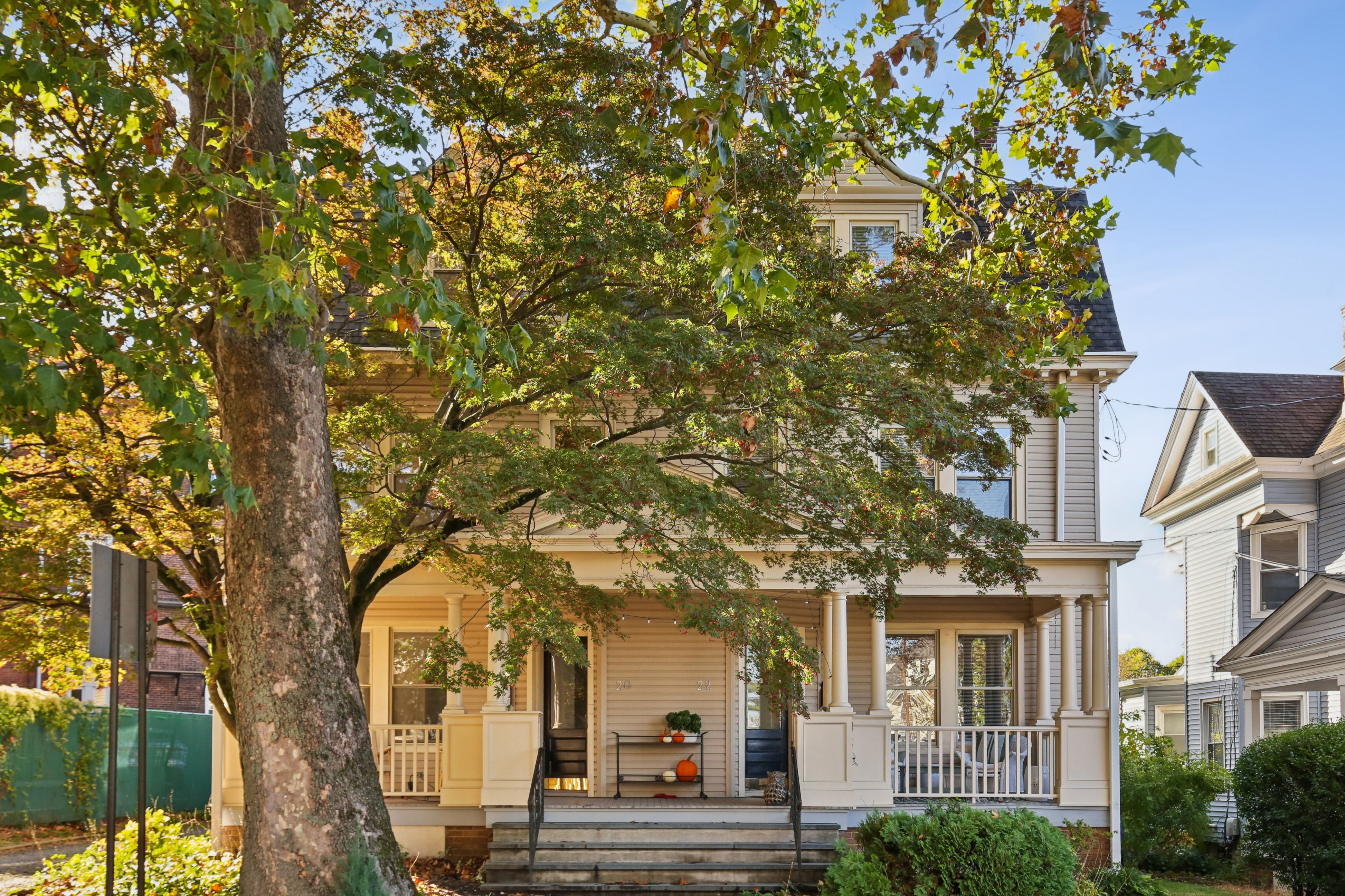 20 Kent Place Boulevard 