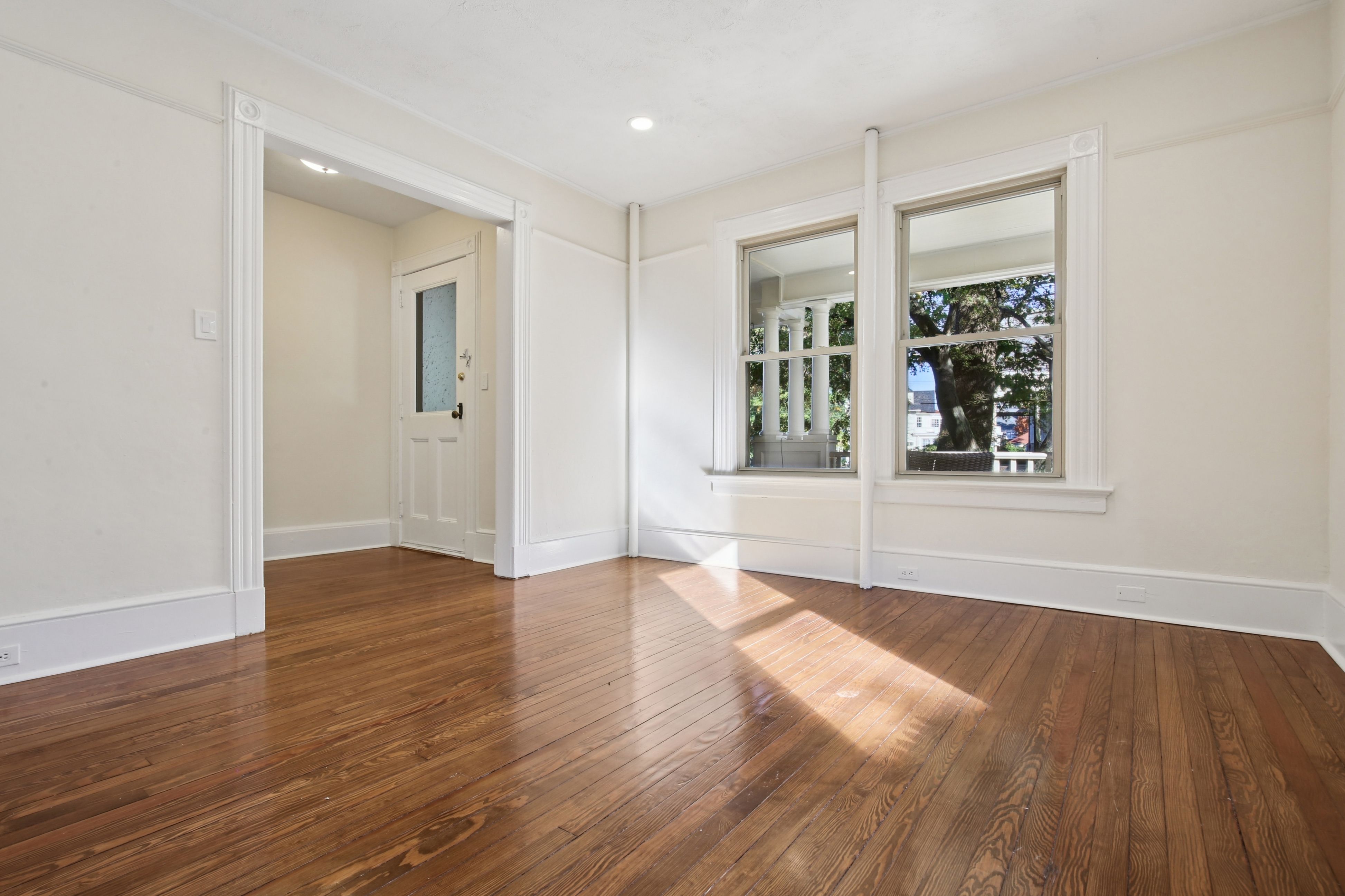 20 Kent Place Boulevard 