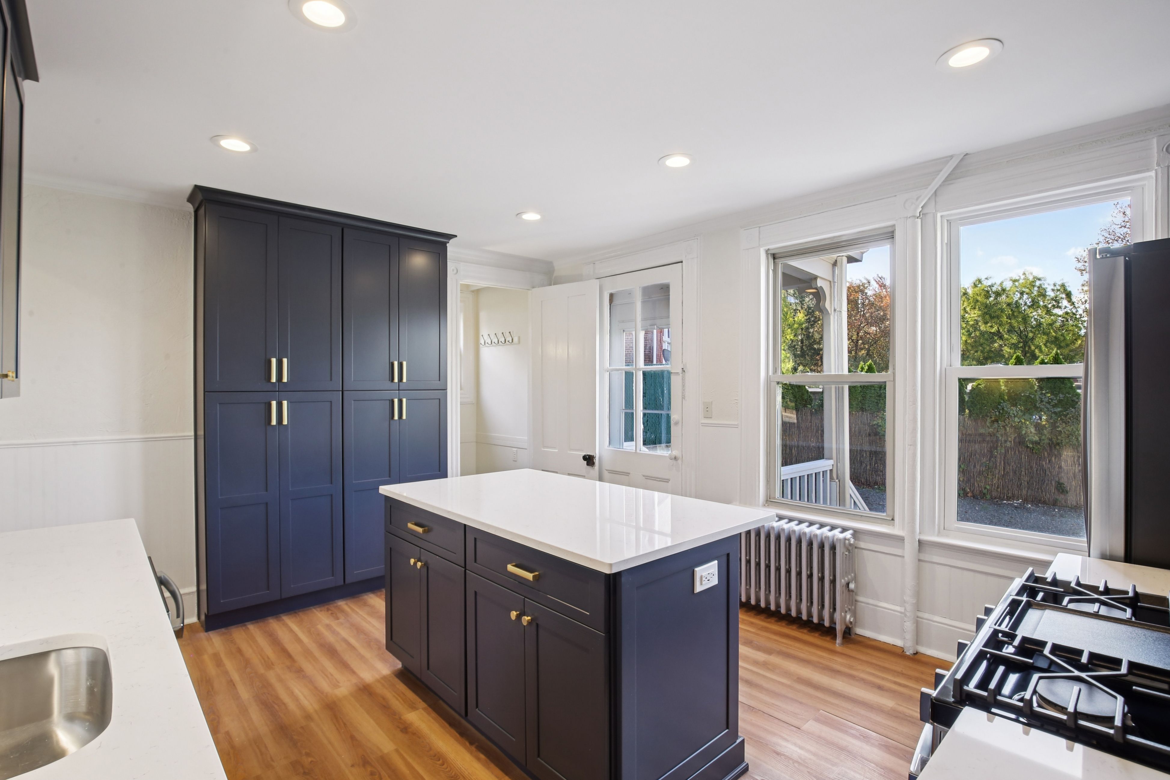 20 Kent Place Boulevard 