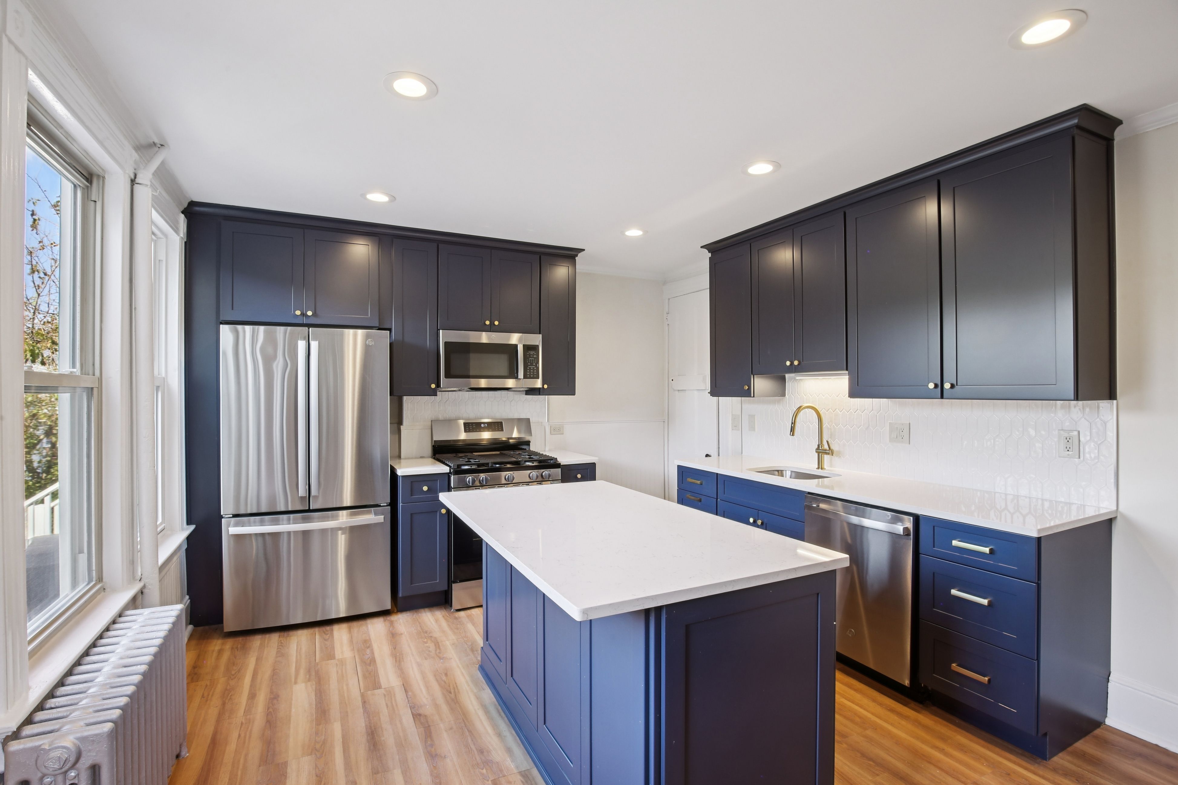 20 Kent Place Boulevard 