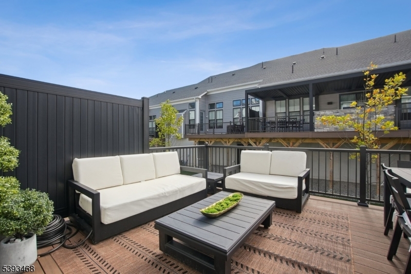 2 Monmouth Rd
