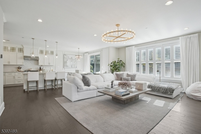 2 Monmouth Rd