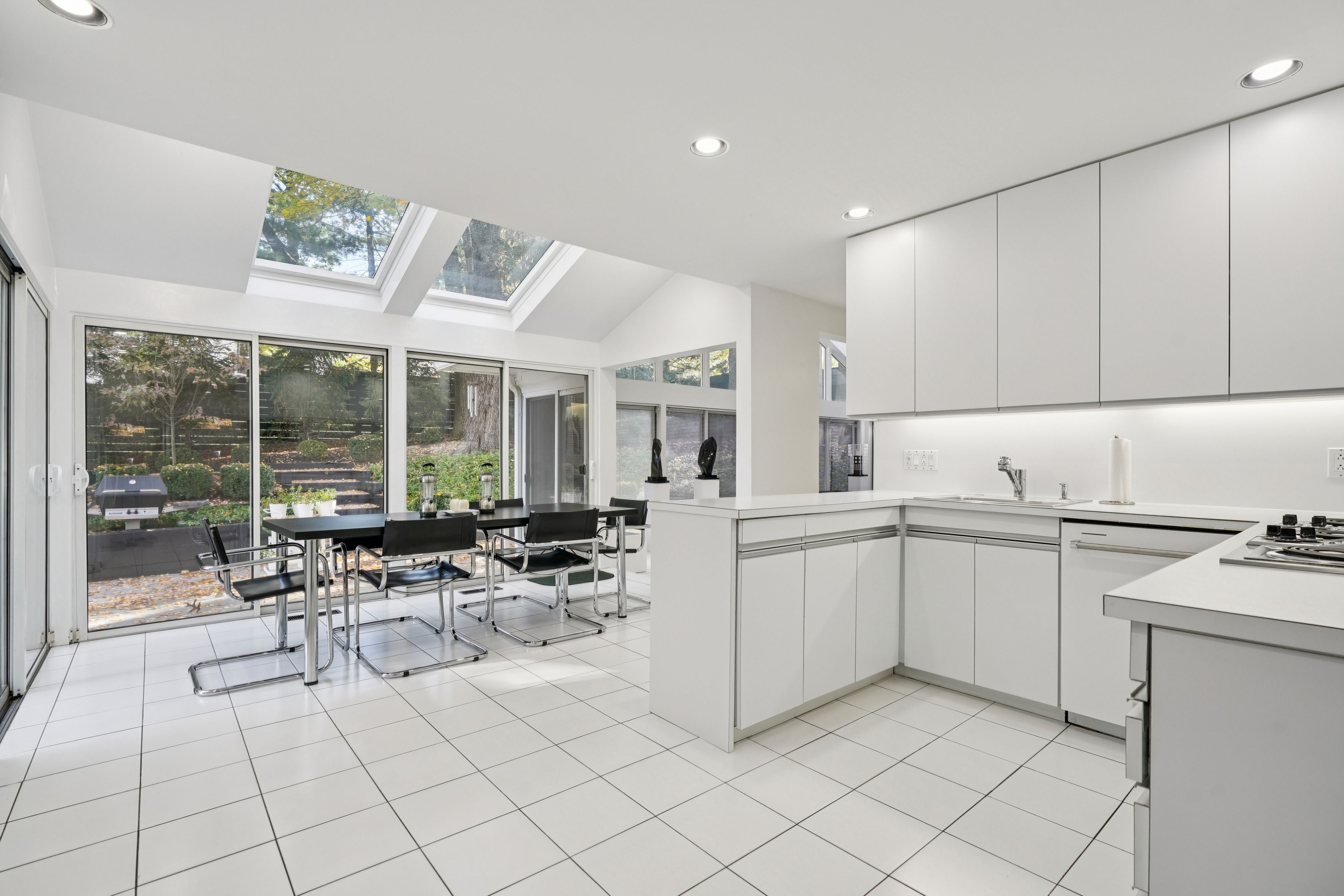 6 Joanna Way 