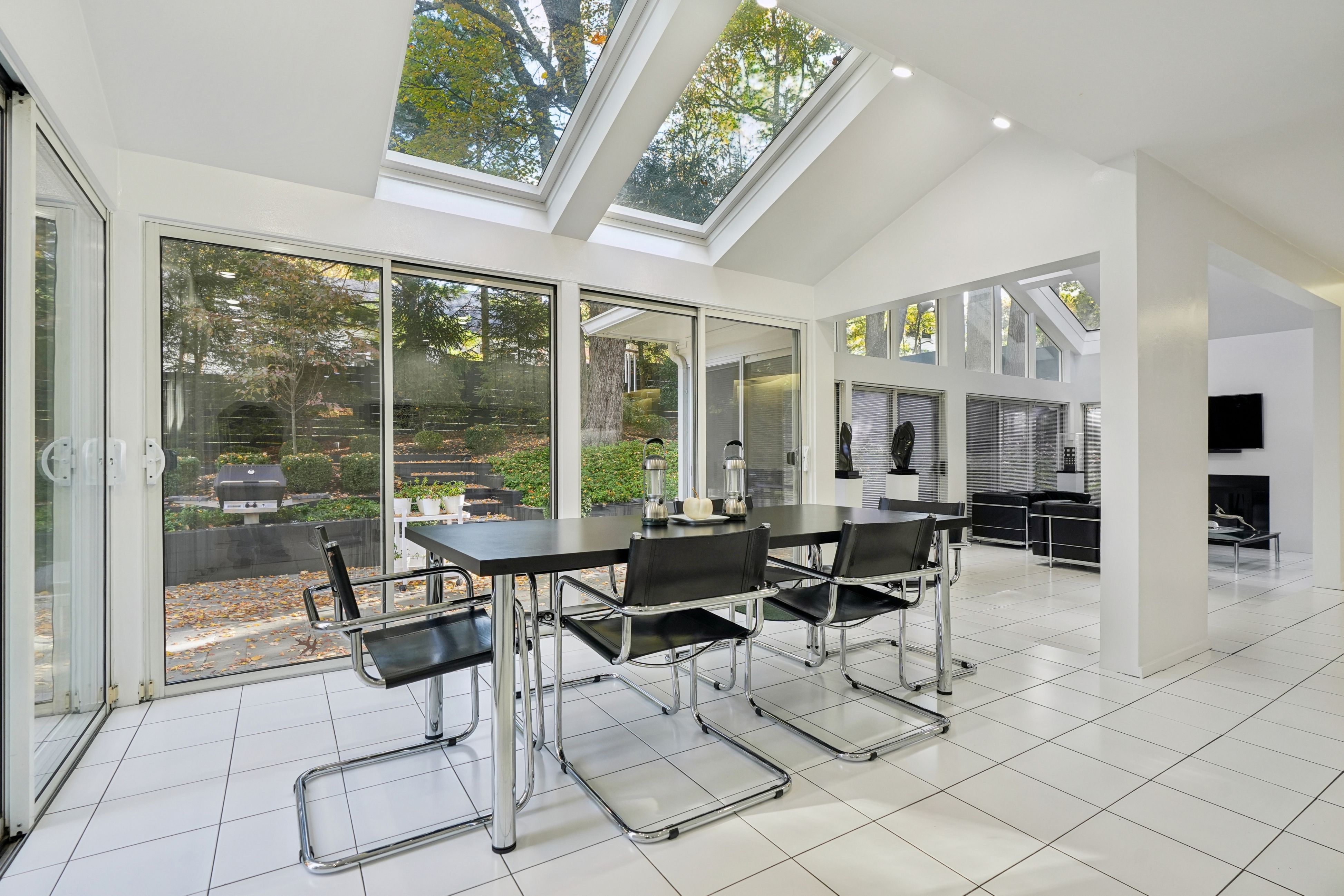6 Joanna Way 