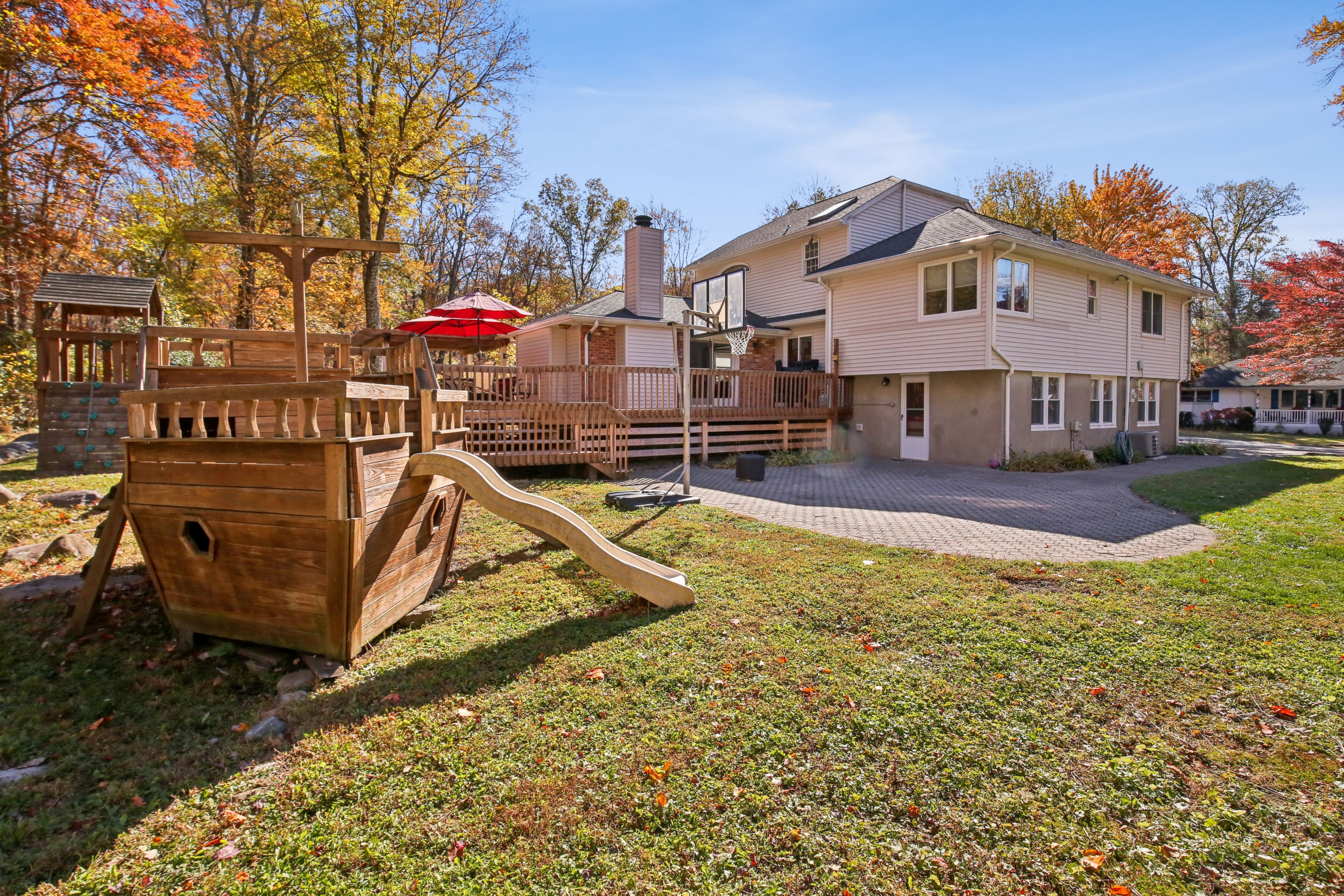 4 Ledgewood Trail 