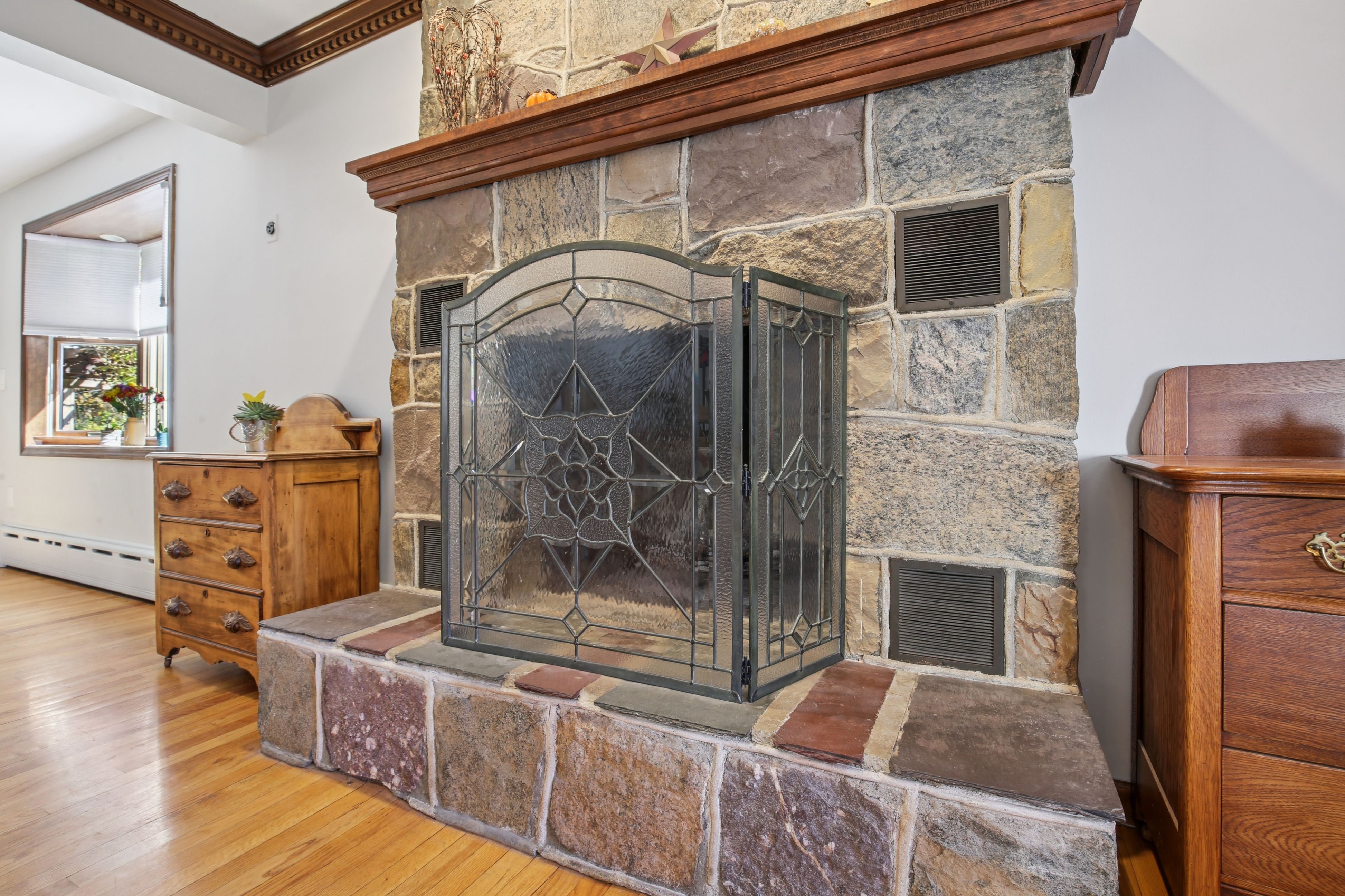 4 Ledgewood Trail 