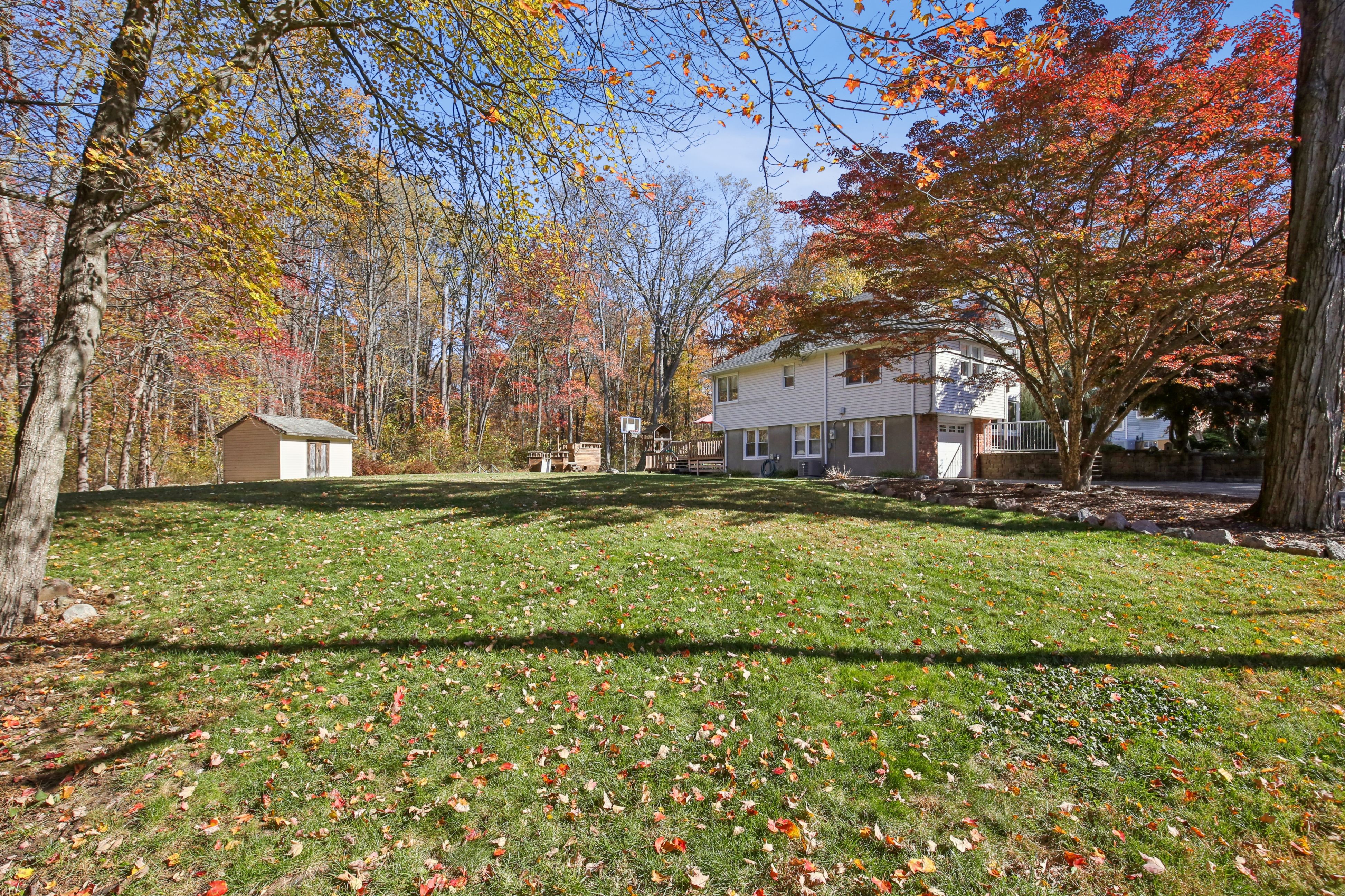 4 Ledgewood Trail 