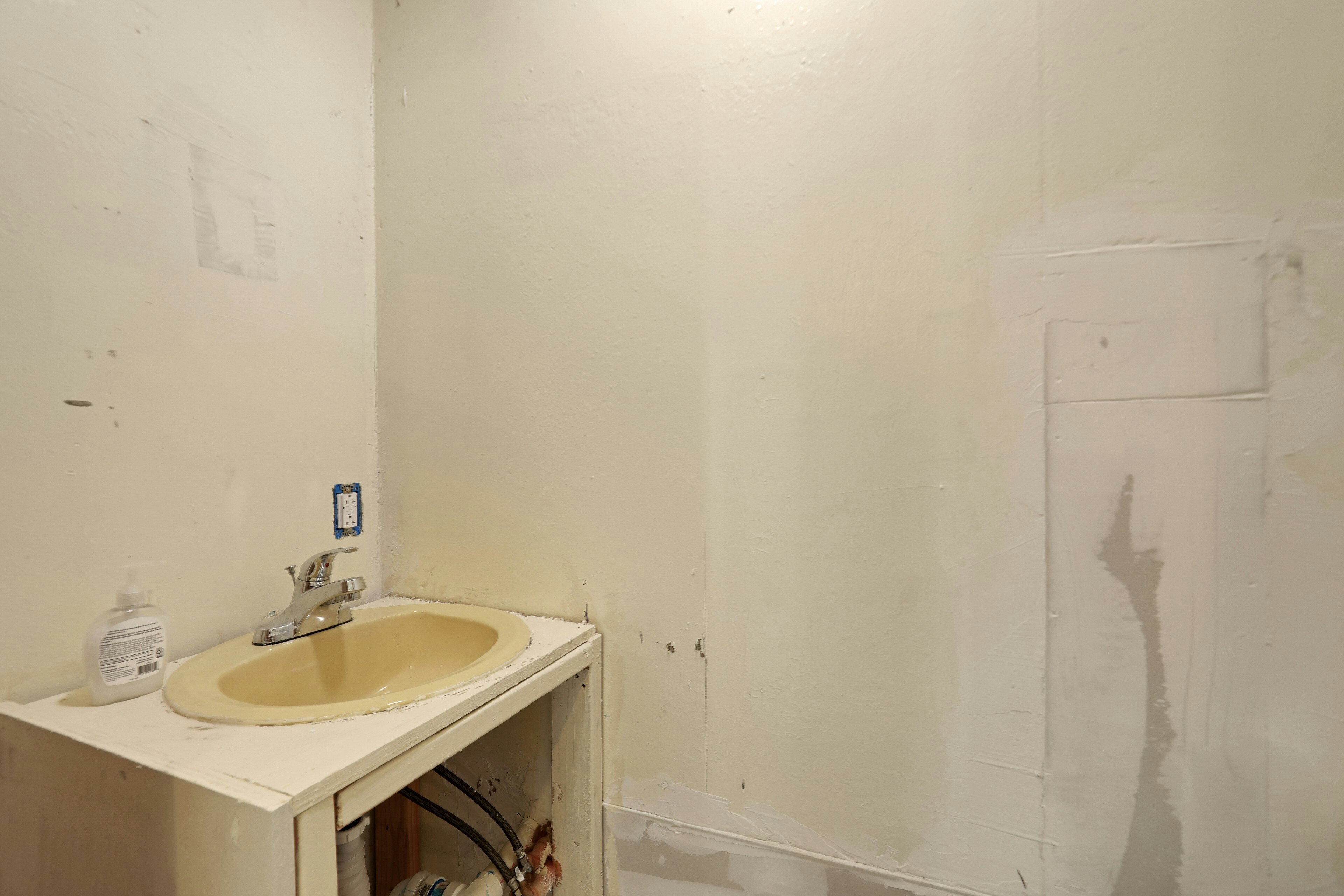 388 Saint Cloud Avenue 