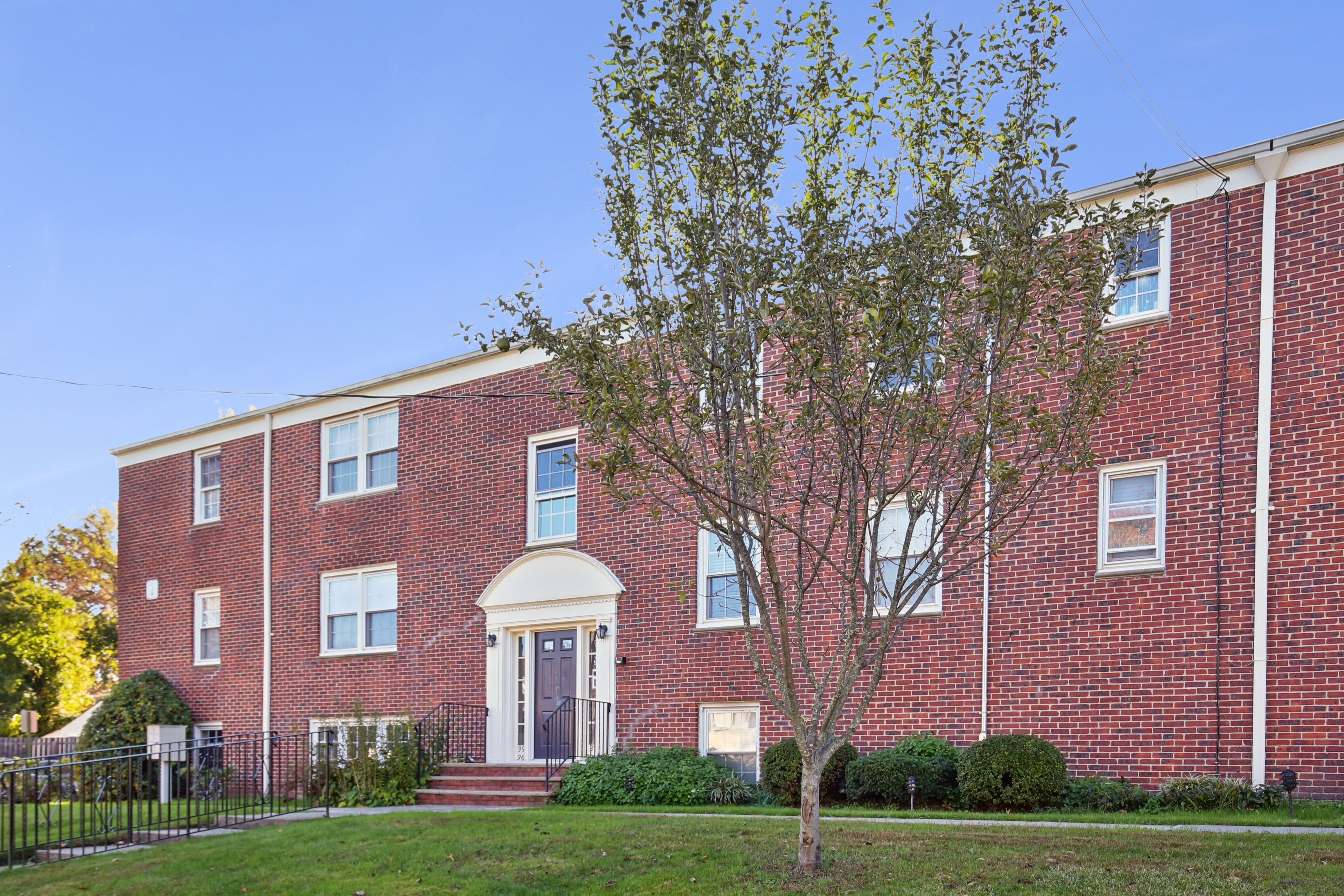 390 Morris Avenue Unit 35