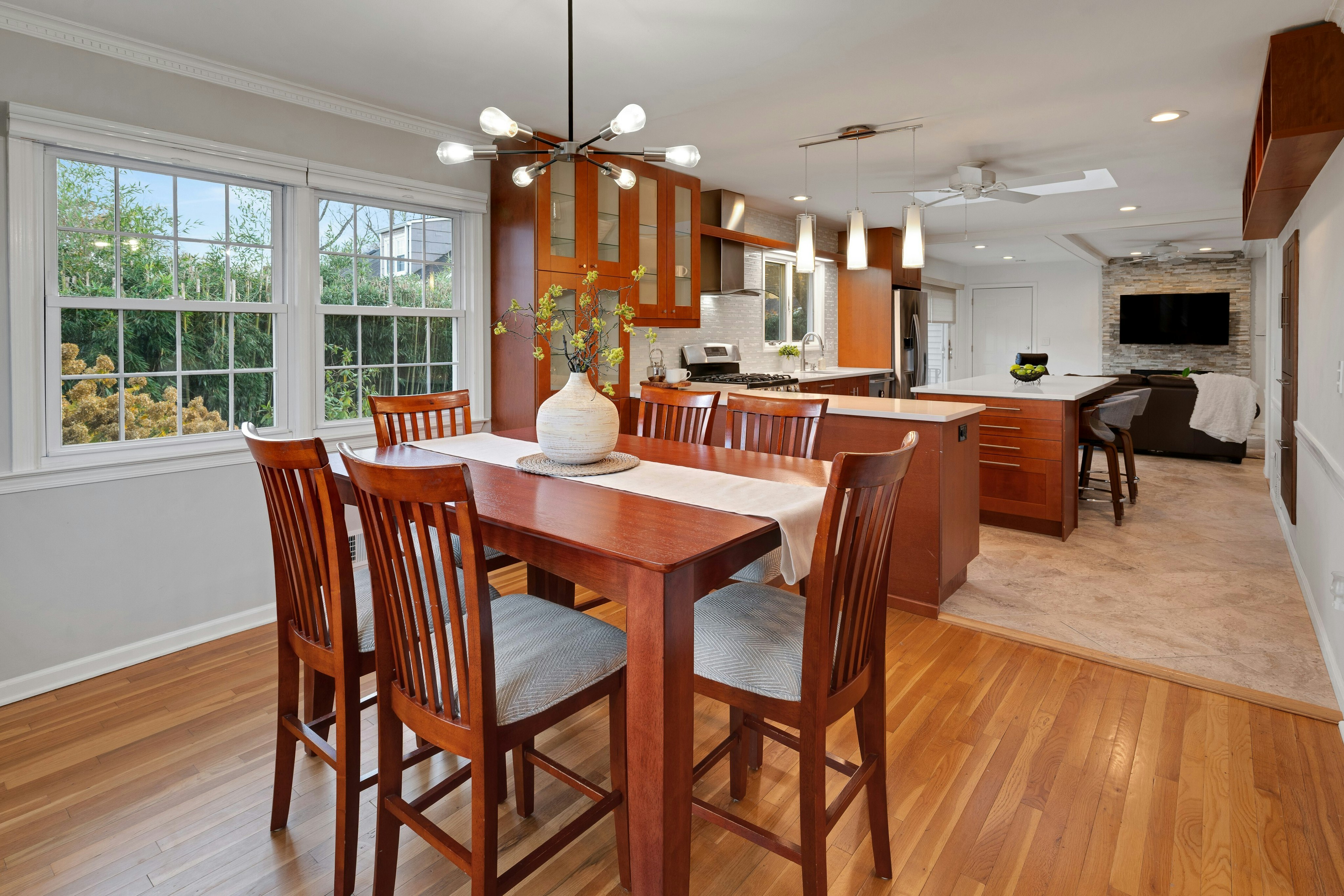 33 Colonial Drive 