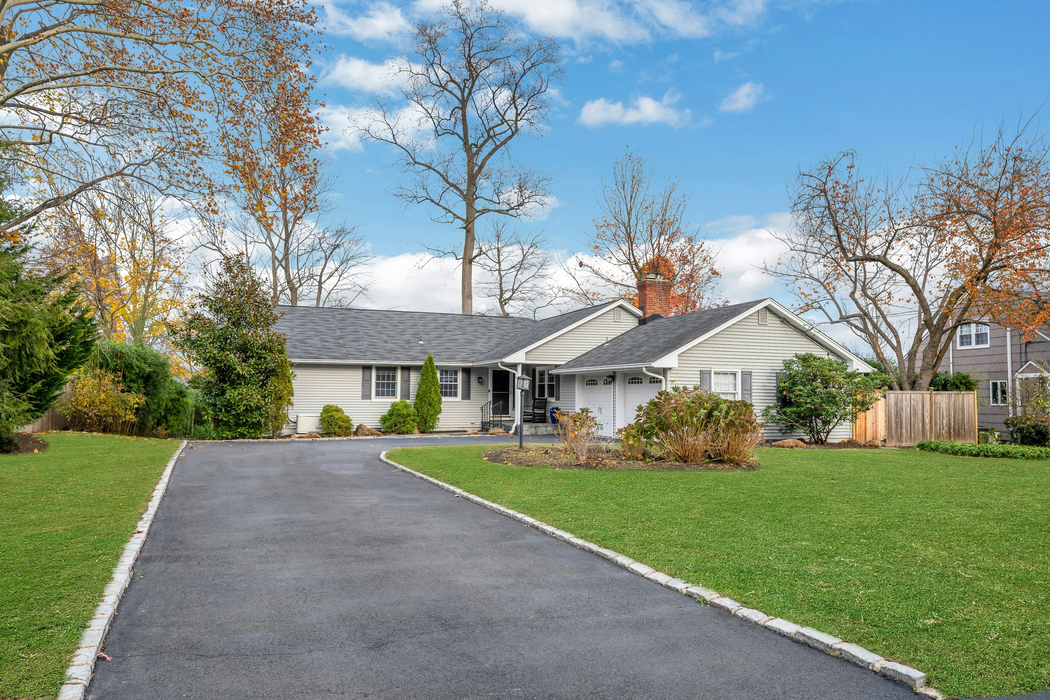 33 Colonial Drive 
