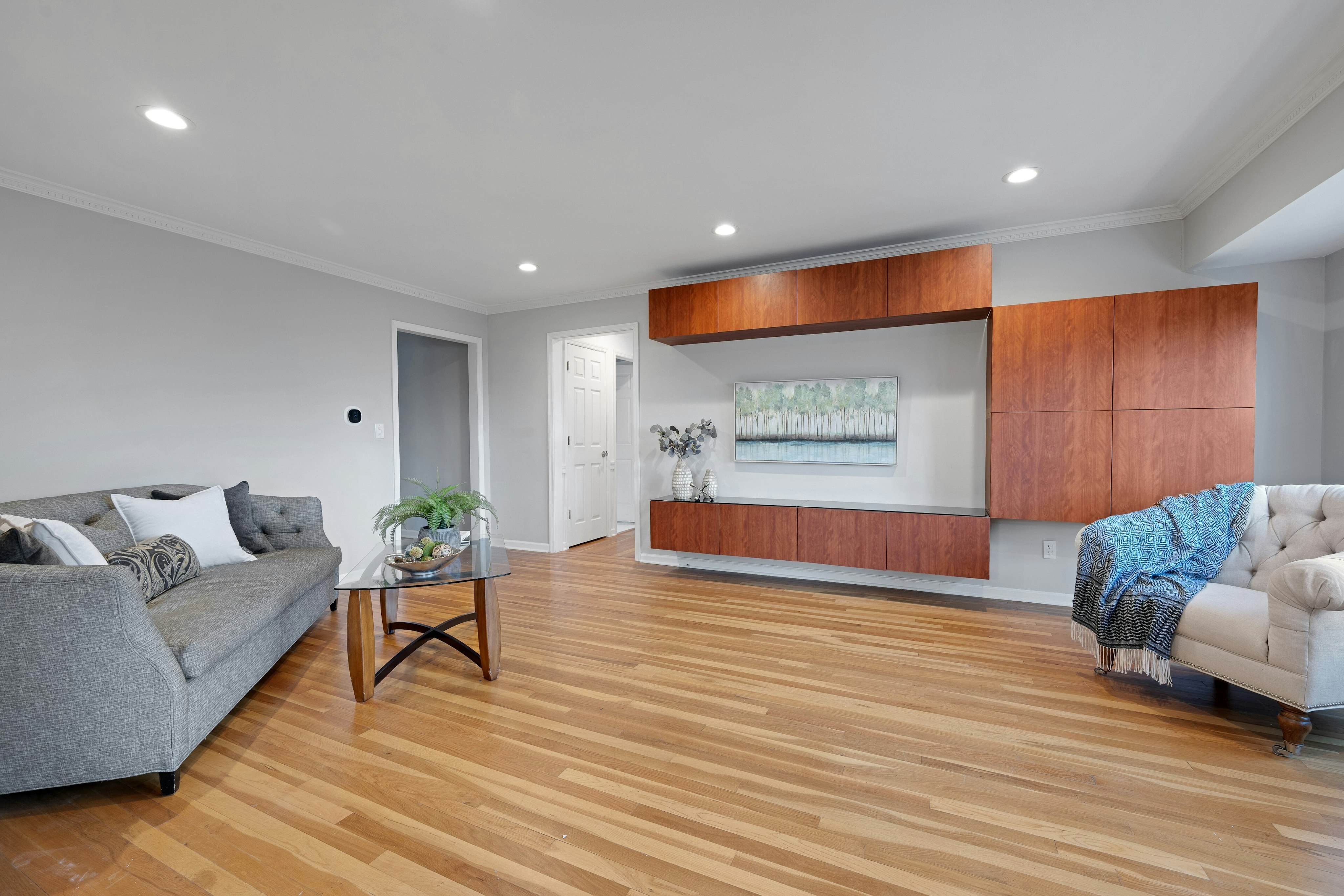 33 Colonial Drive 