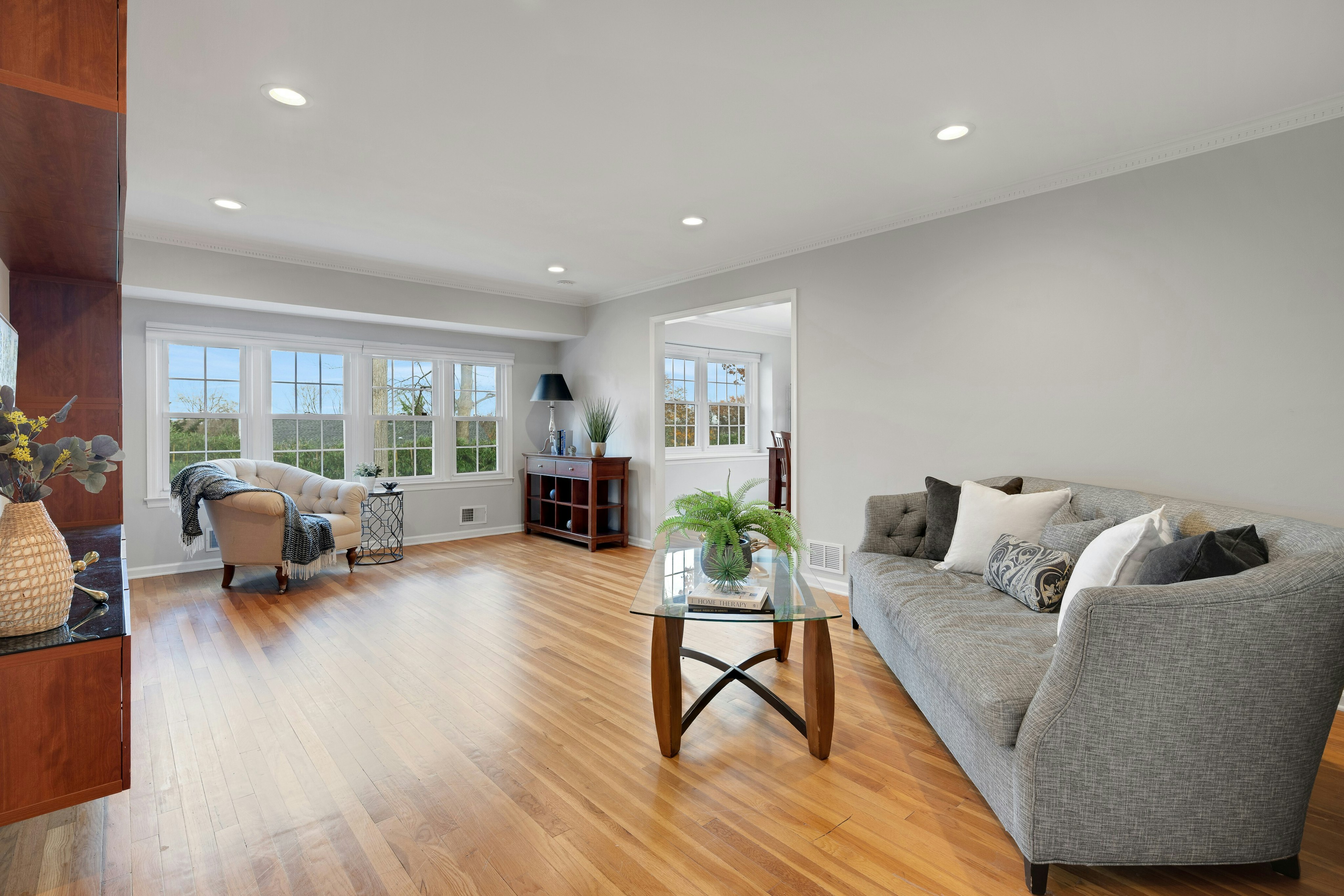 33 Colonial Drive 