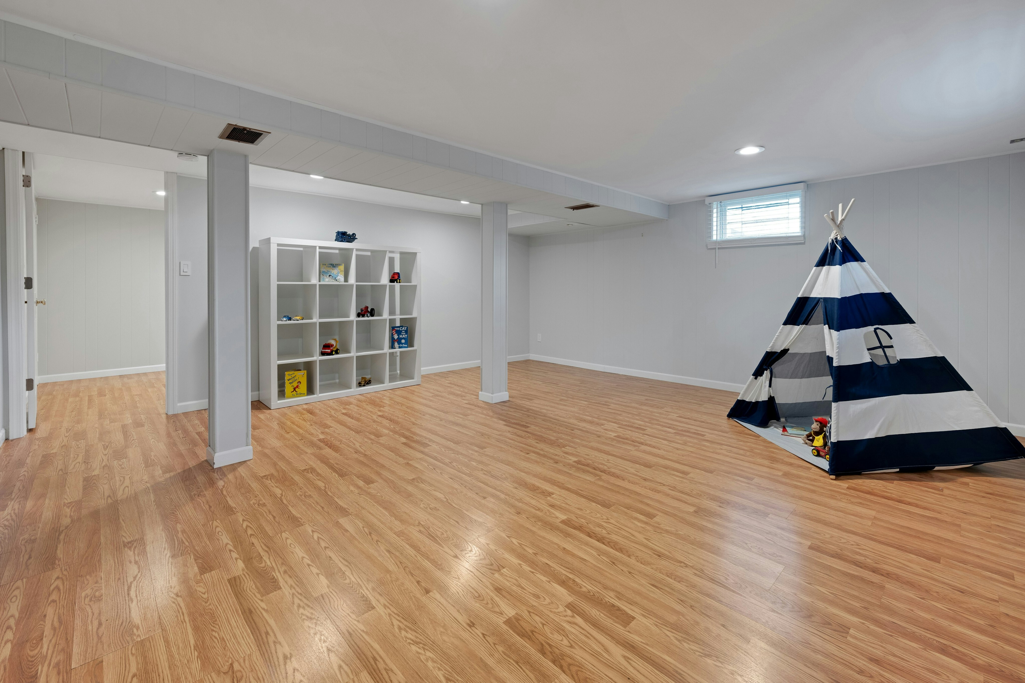33 Colonial Drive 