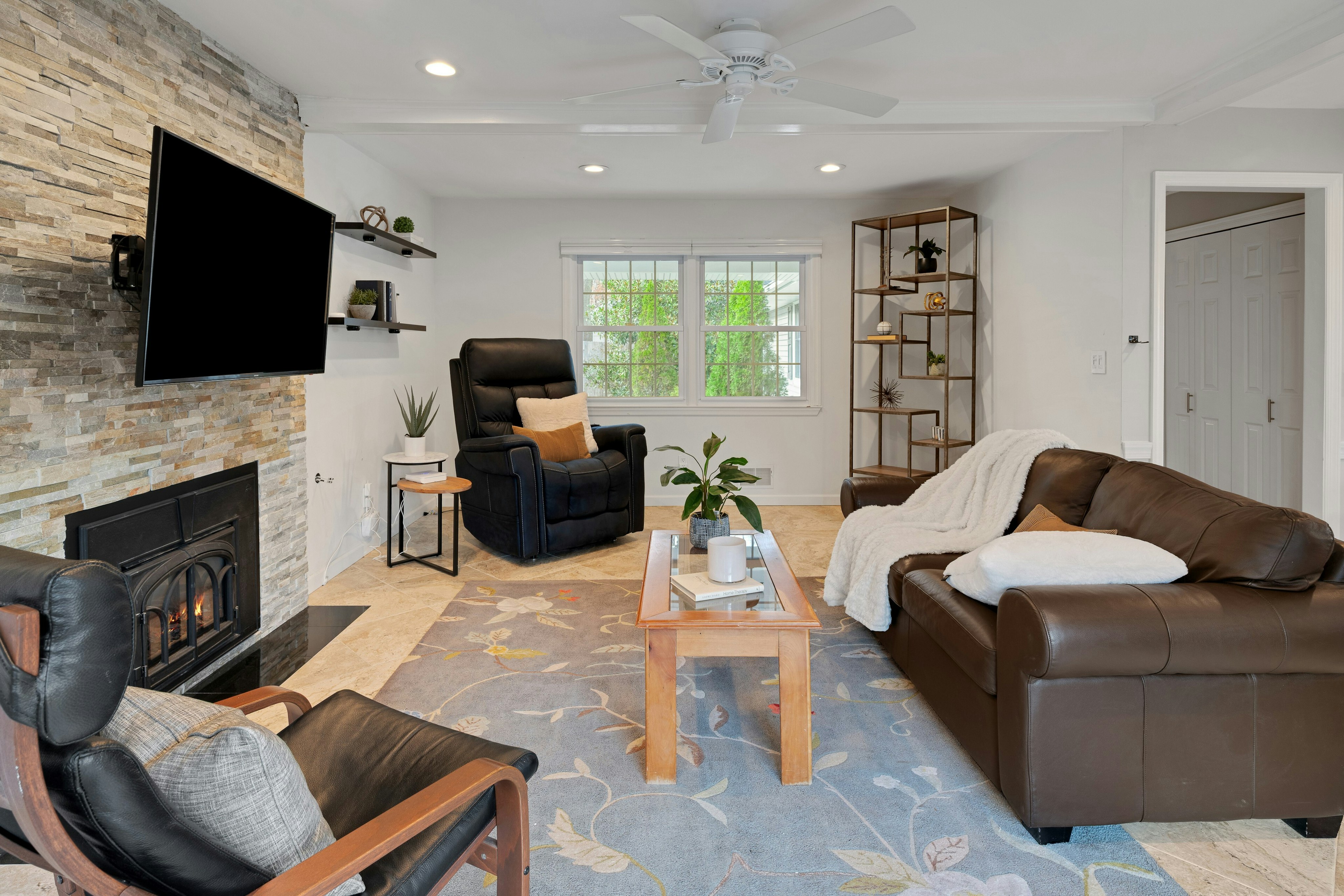 33 Colonial Drive 