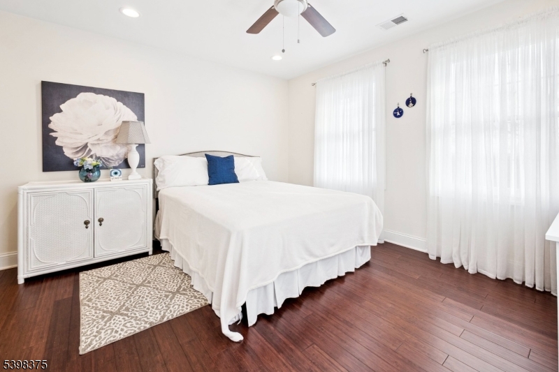 1121 N Washington Ave