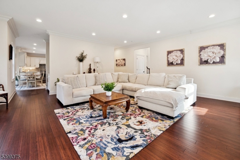 1121 N Washington Ave