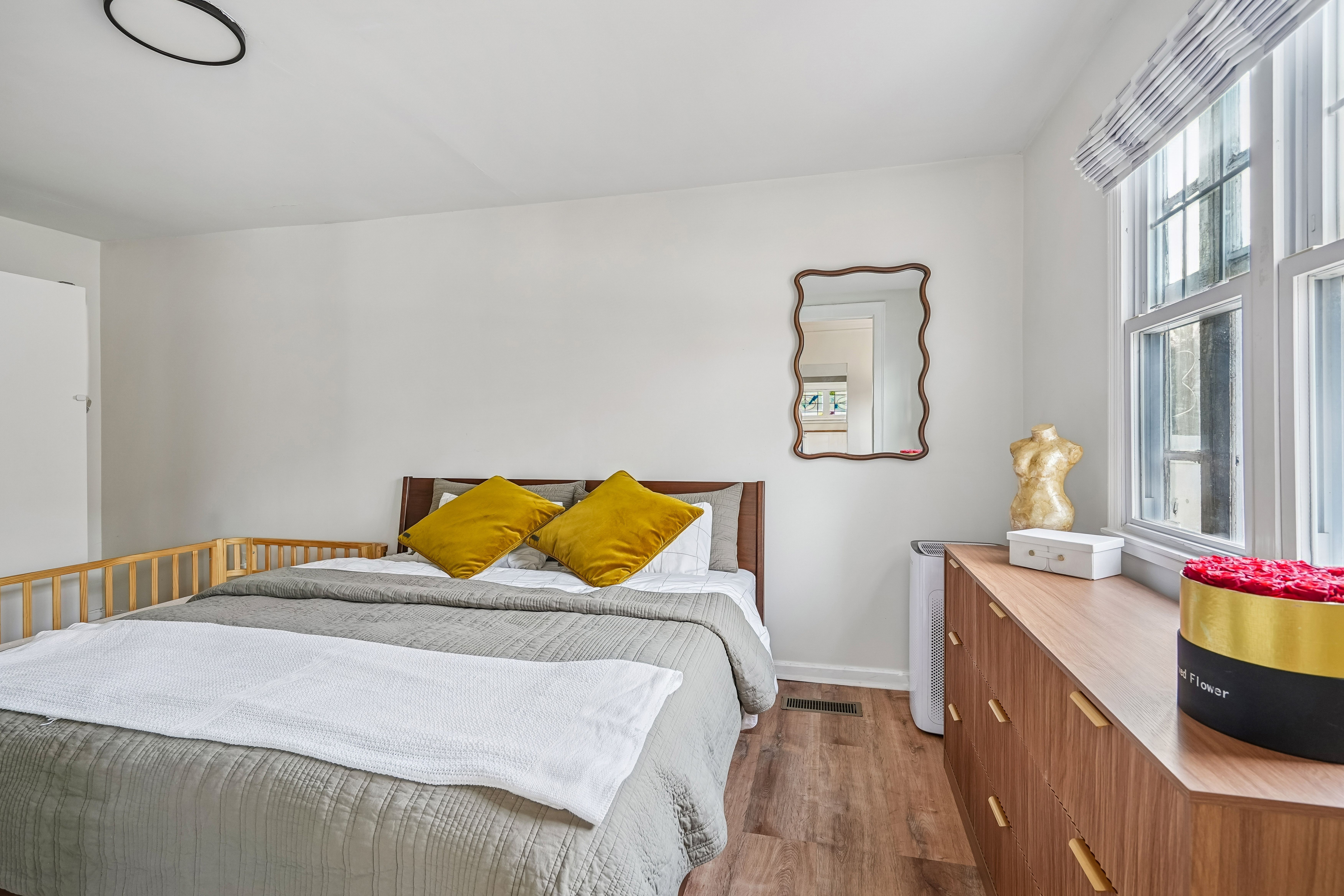 519-523 Westminster Avenue 