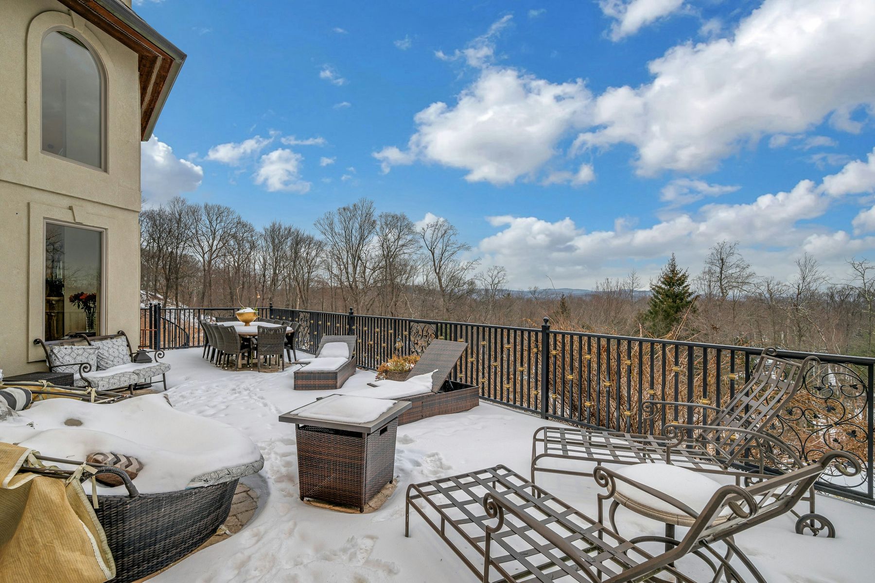 5 Summit Terrace North 