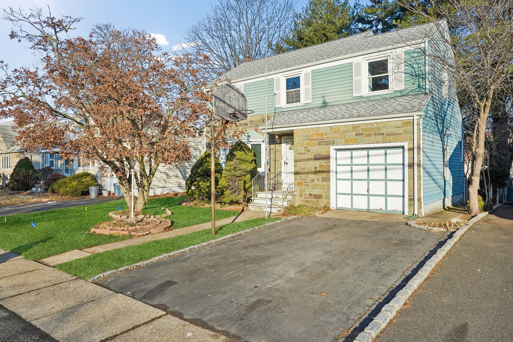 404 Burroughs Terrace 