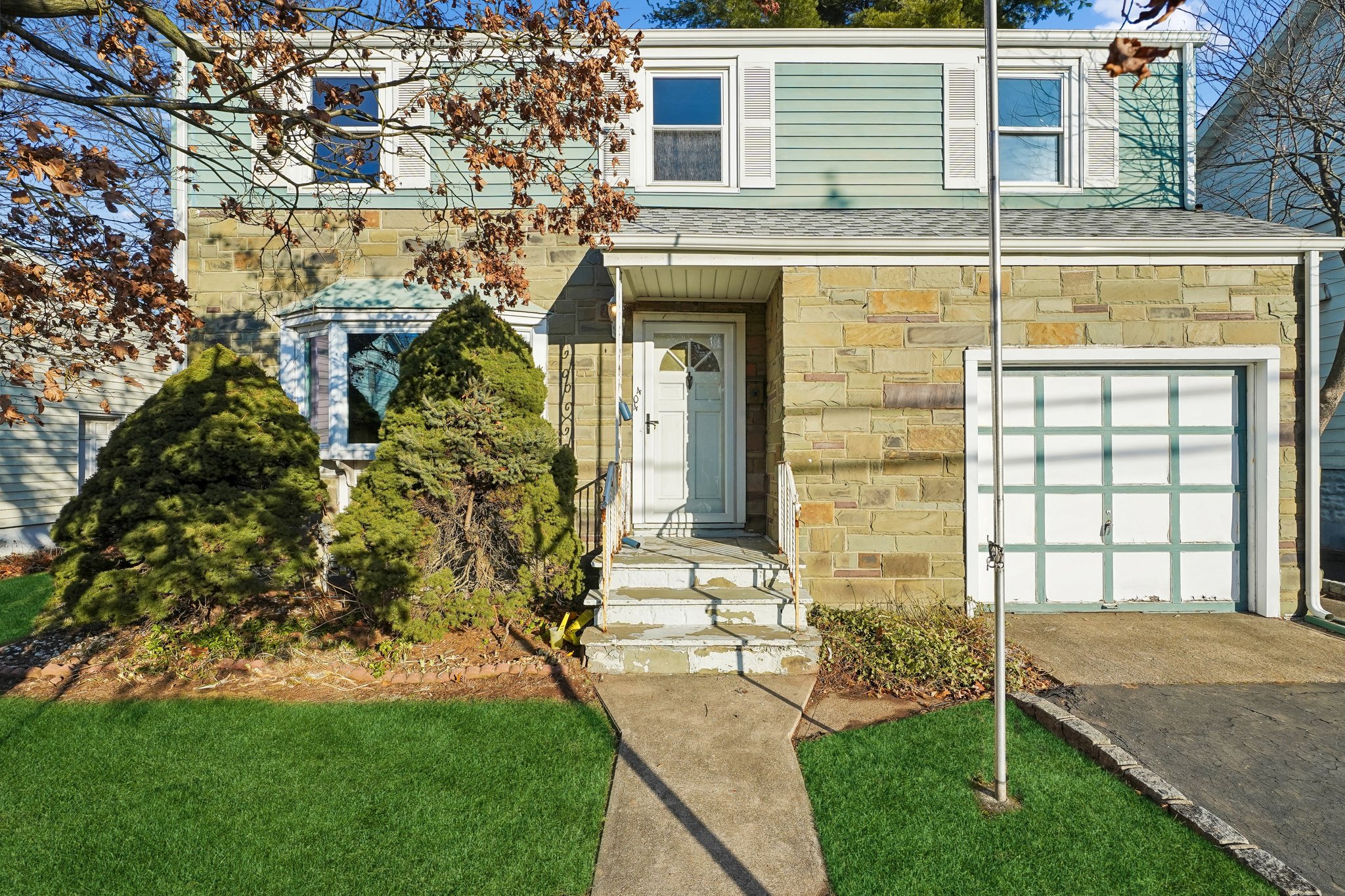404 Burroughs Terrace 