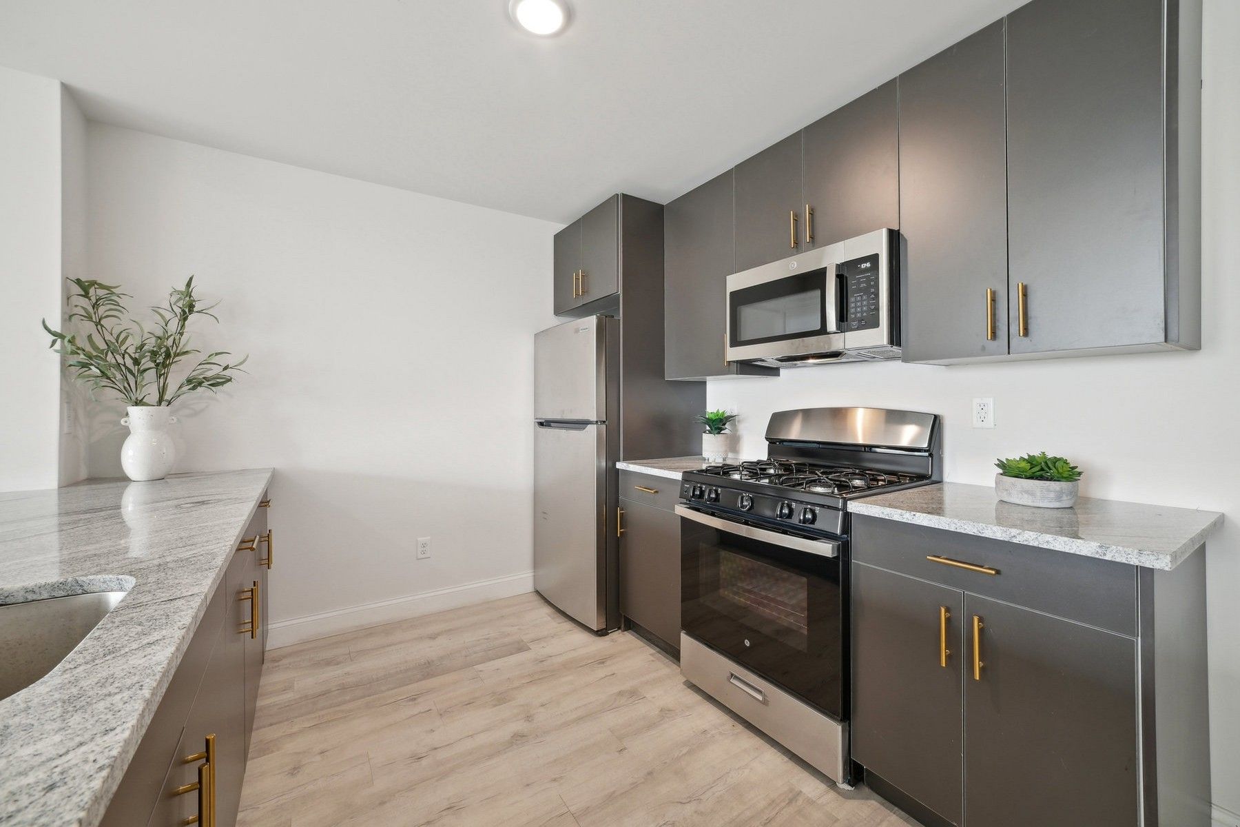 45 S Grove St Unit# 305