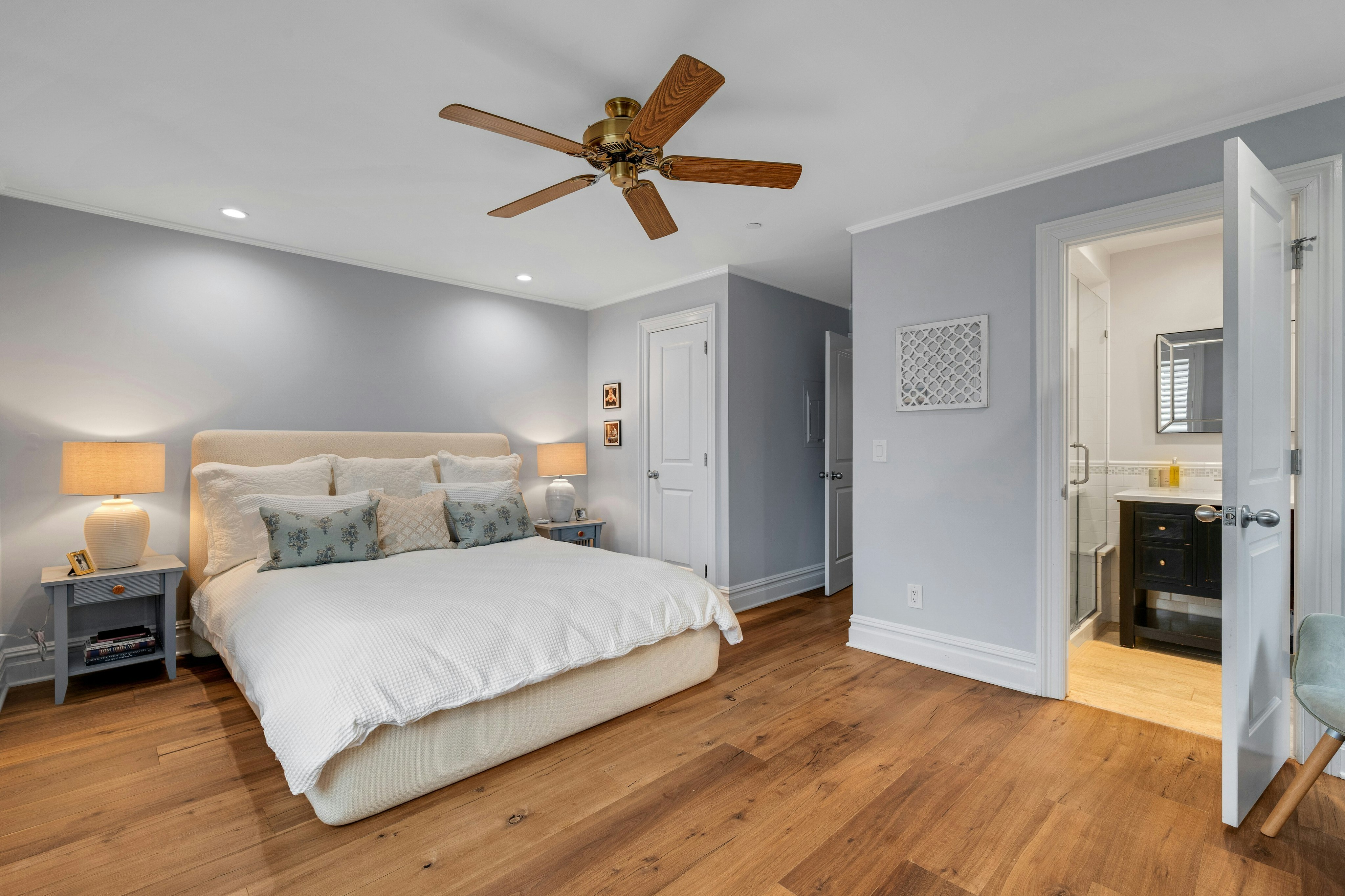 198 Riveredge Drive 
