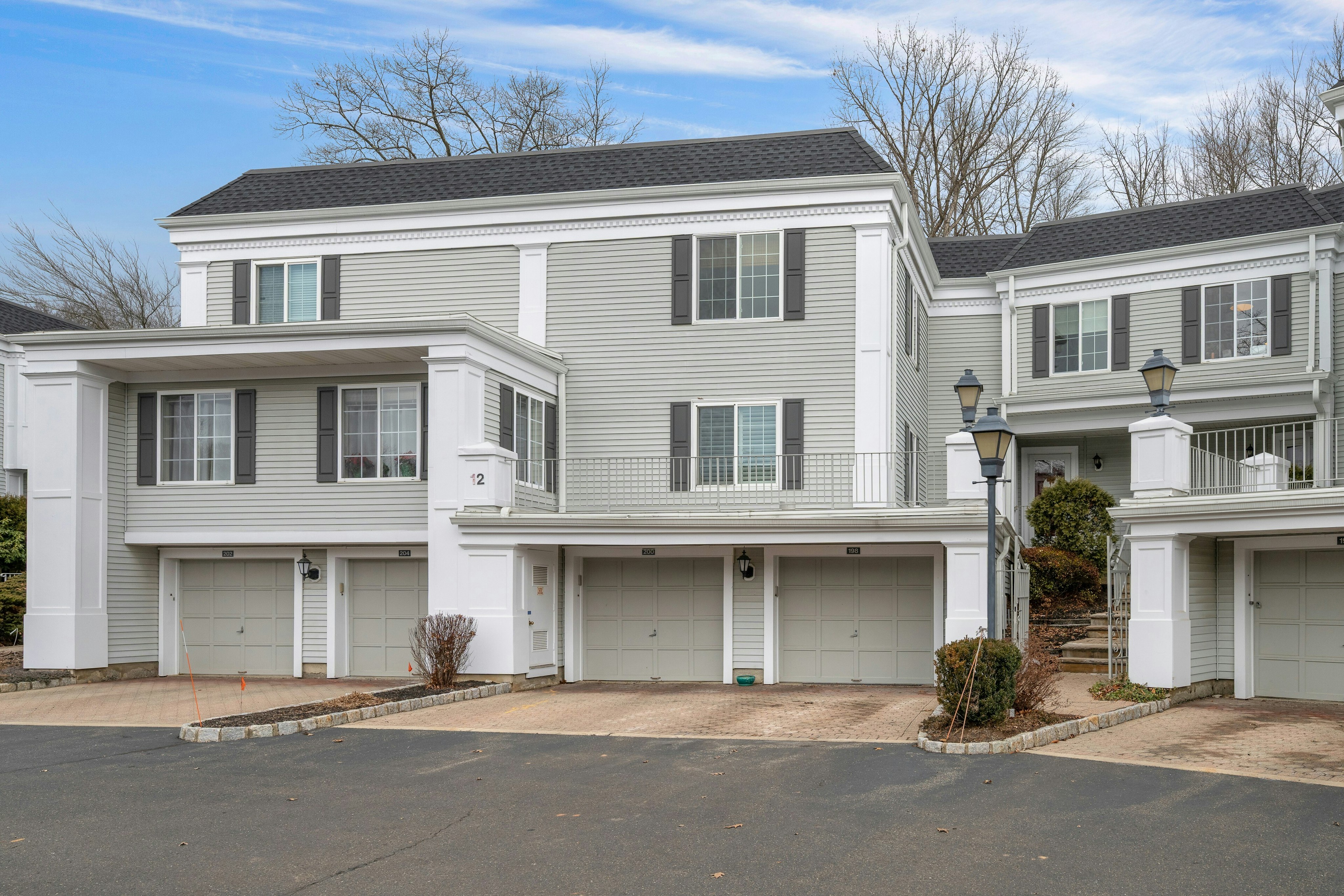 198 Riveredge Drive 