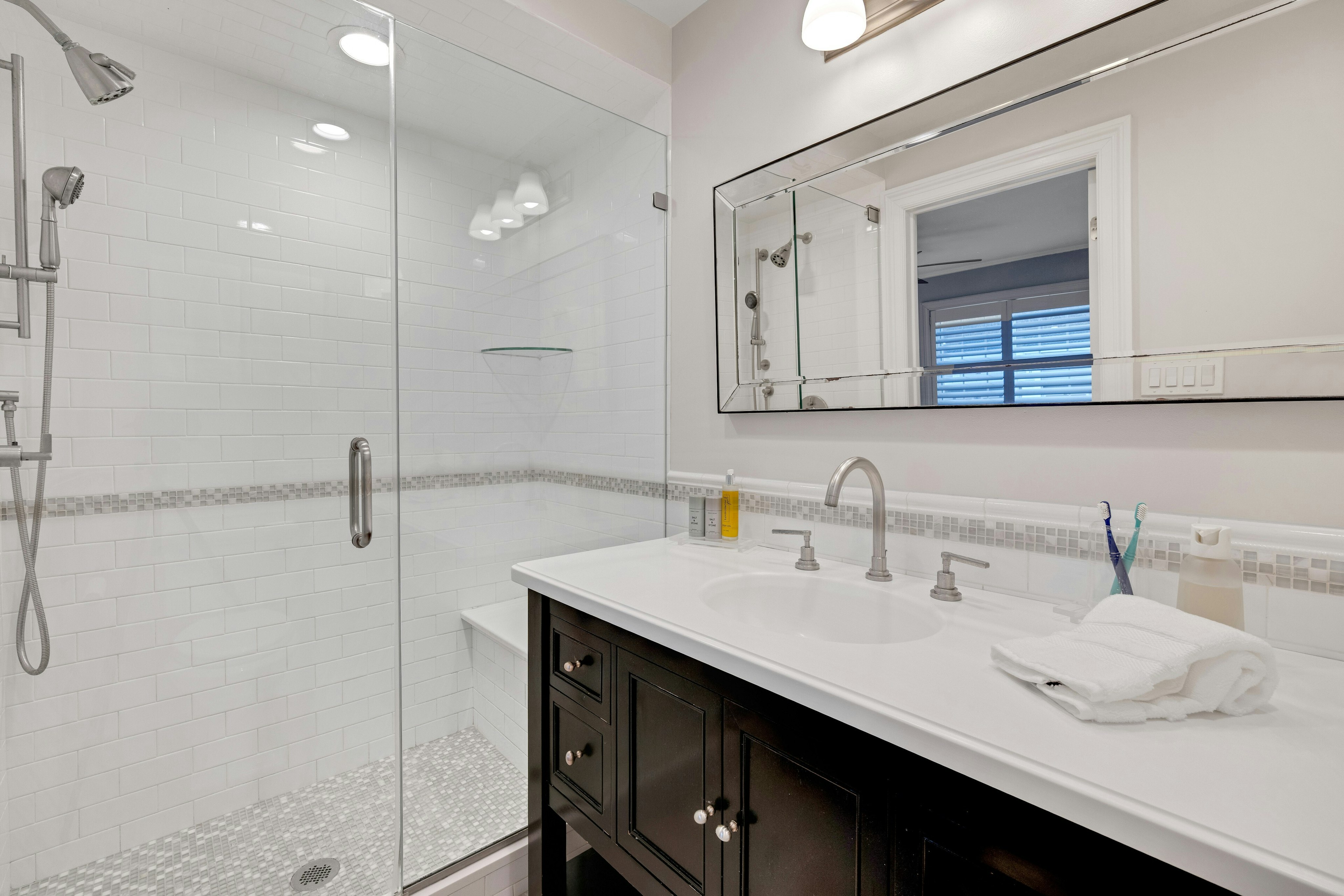 198 Riveredge Drive 
