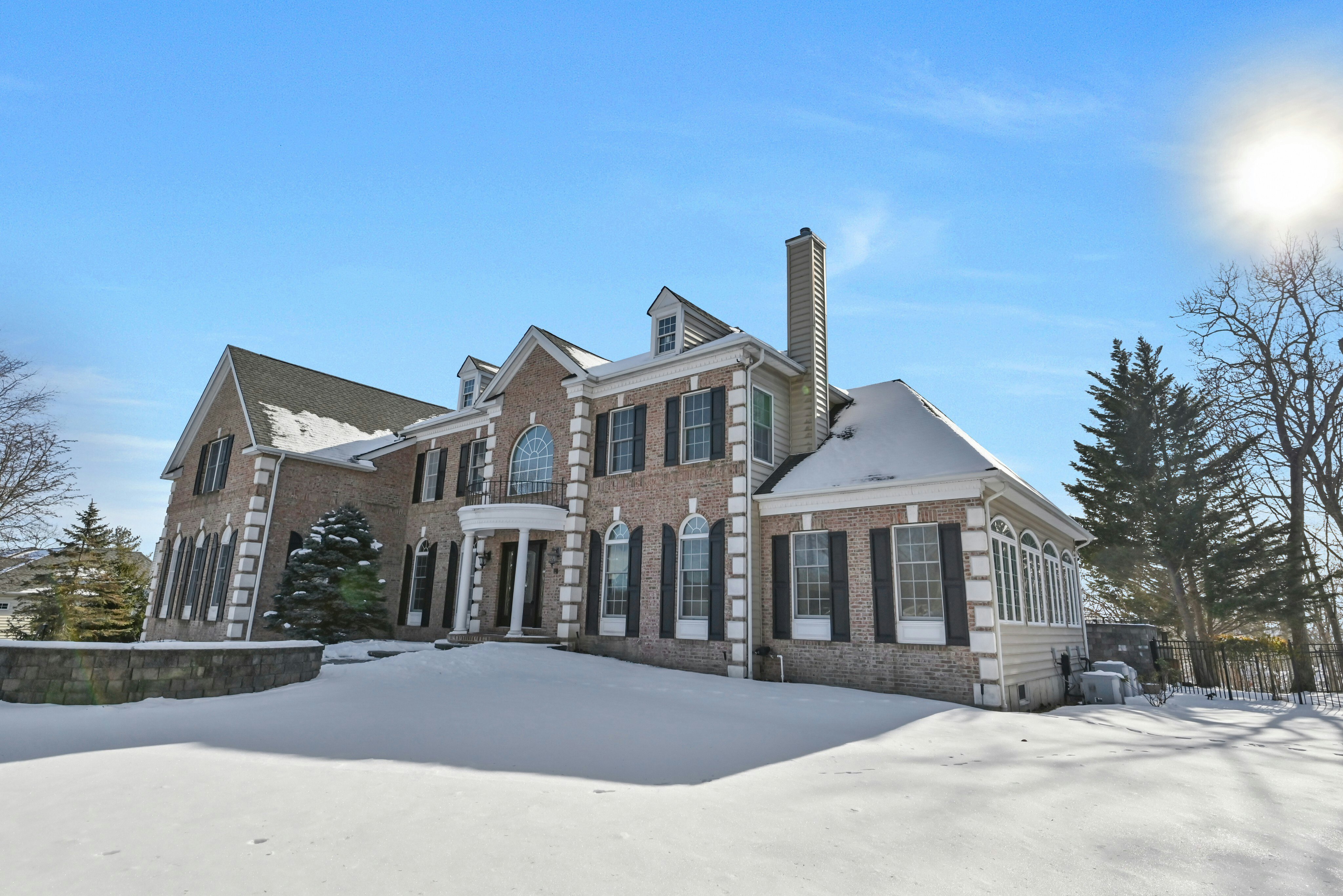 37 Crownview Court 