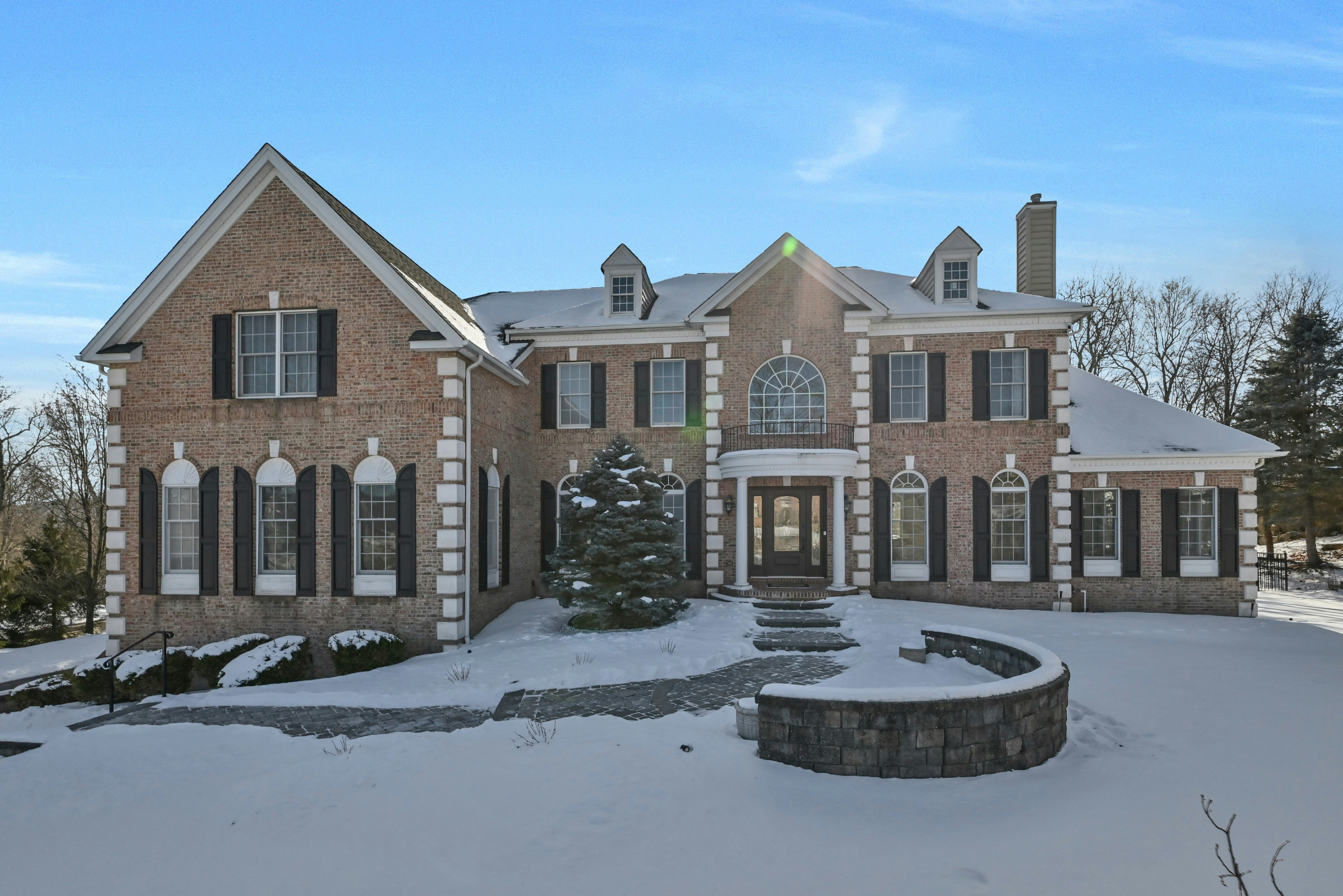37 Crownview Court 
