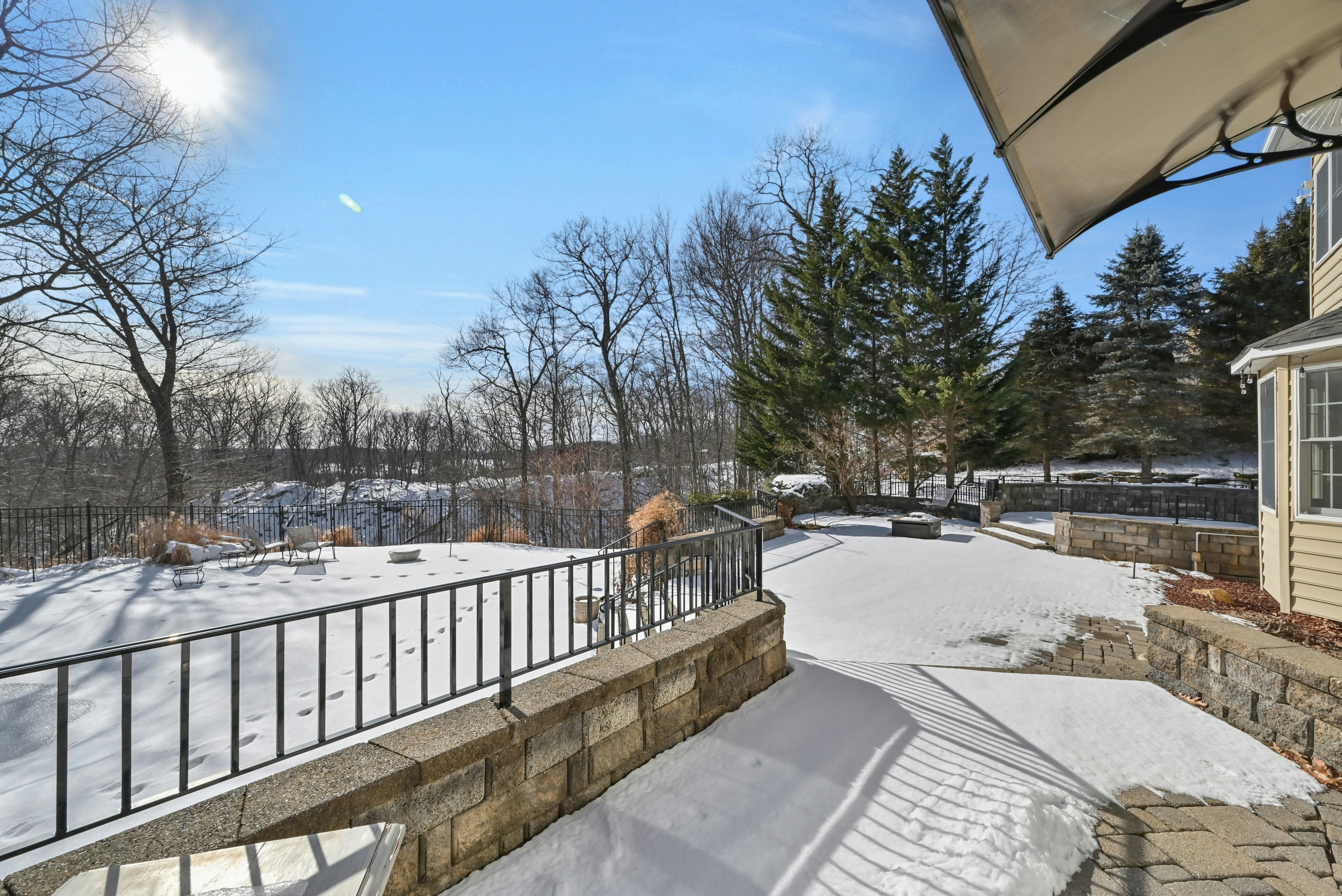 37 Crownview Court 