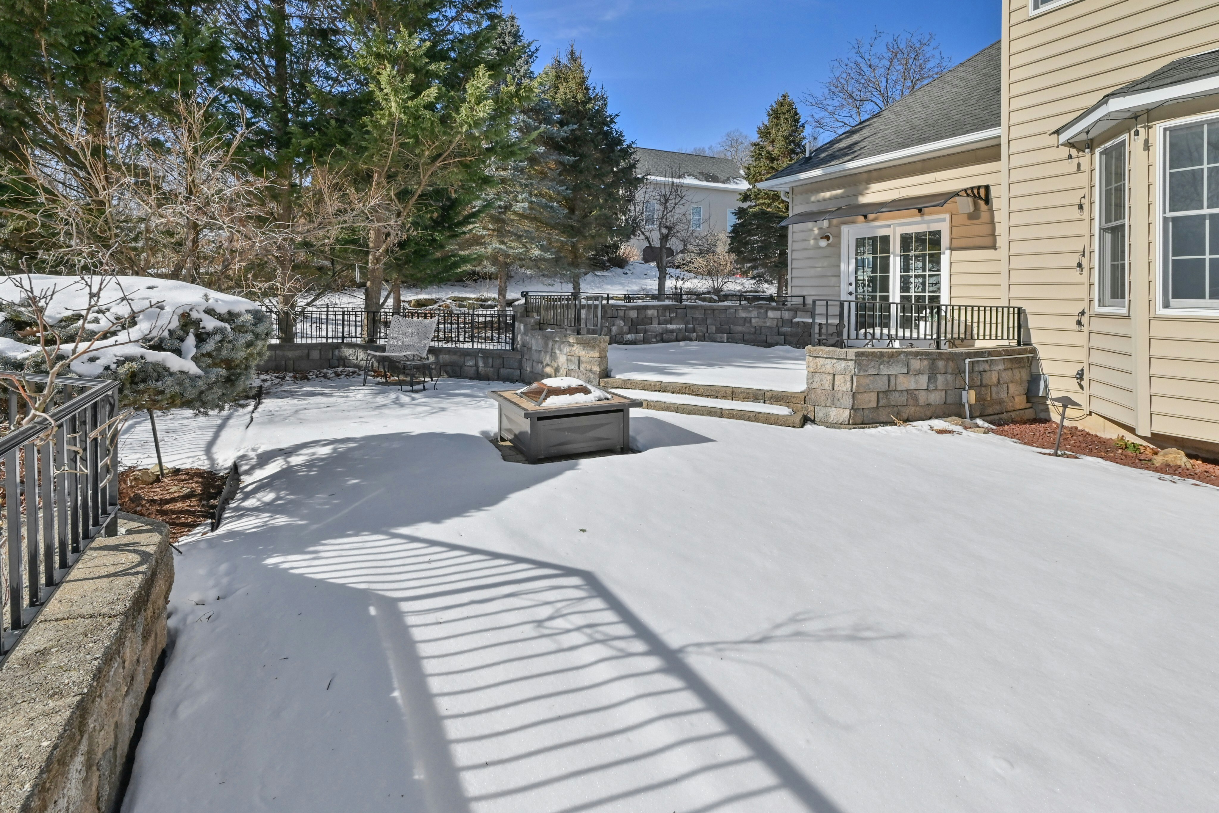 37 Crownview Court 