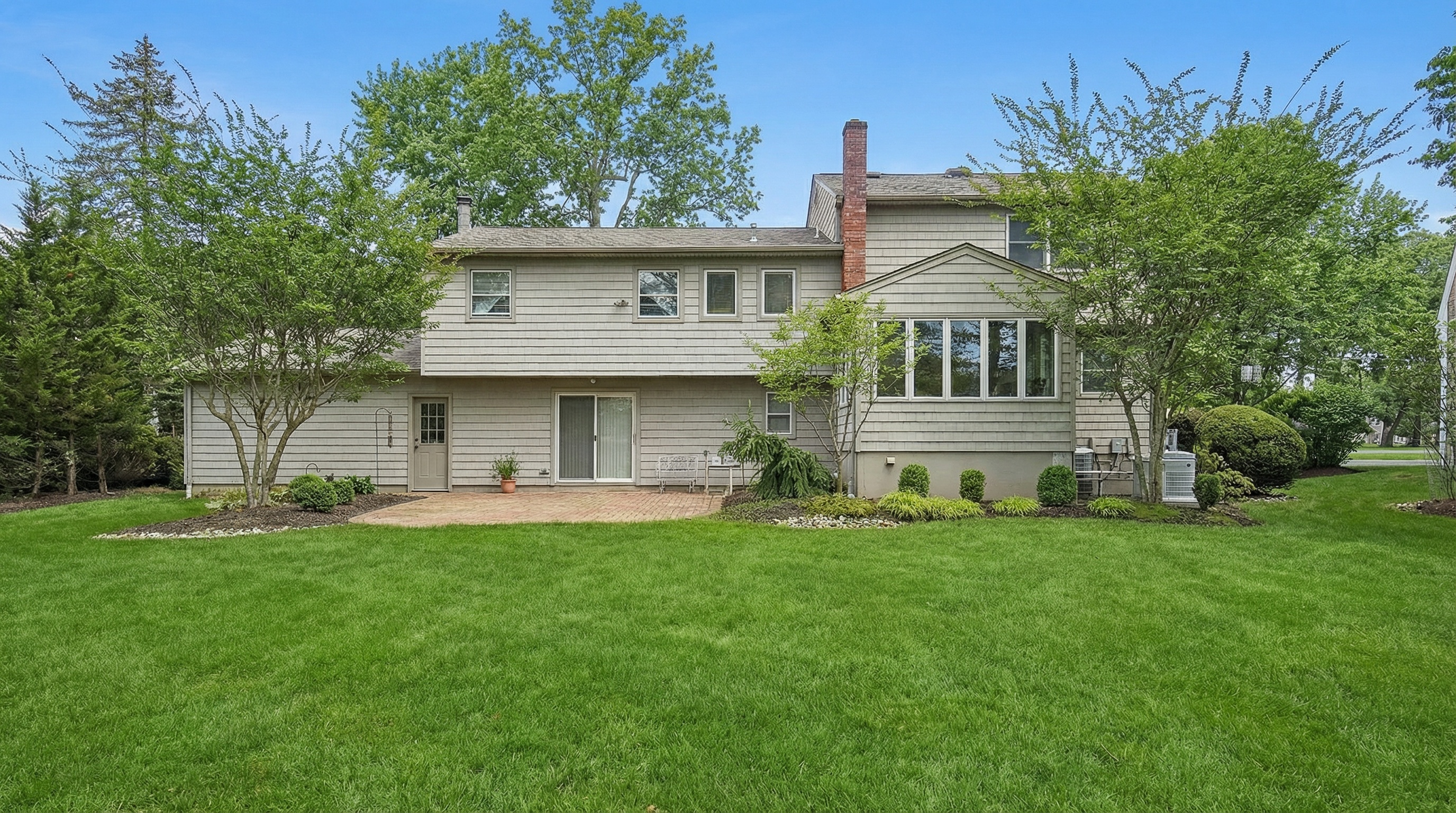 68 East Sherbrooke Parkway 