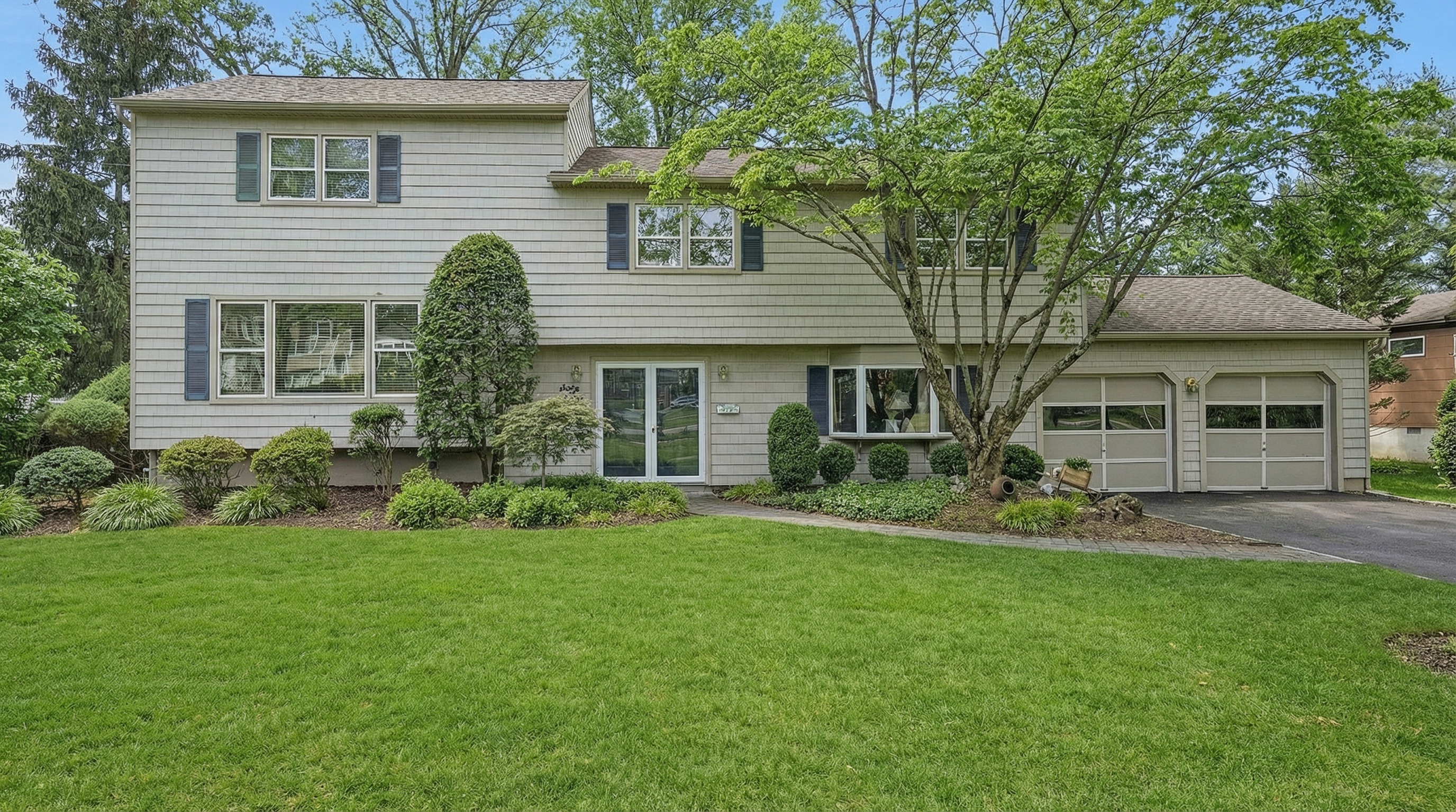 68 East Sherbrooke Parkway 