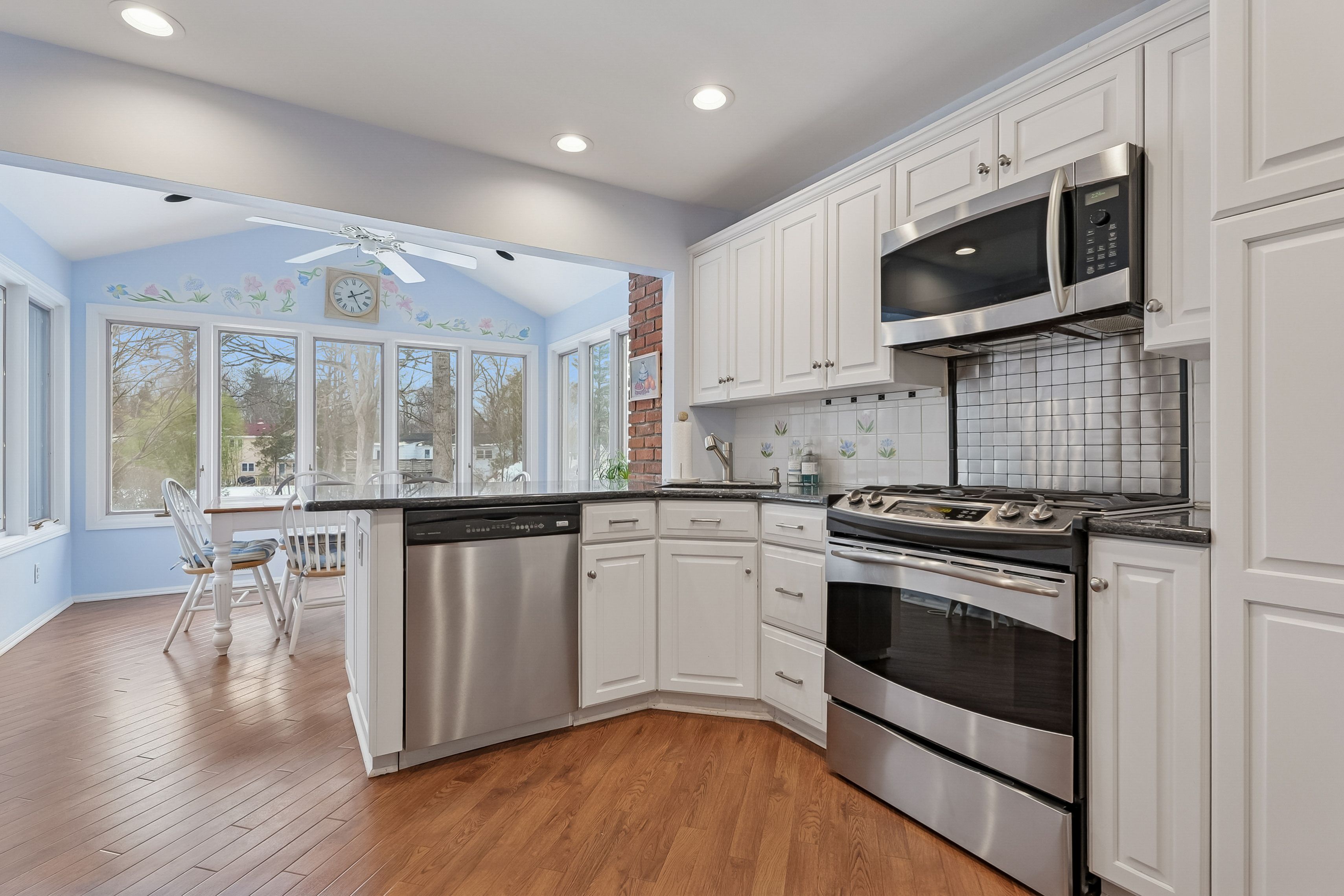 68 East Sherbrooke Parkway 