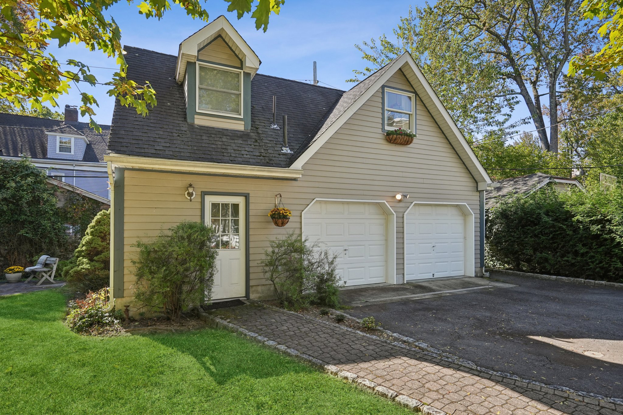 200 Inwood Avenue 