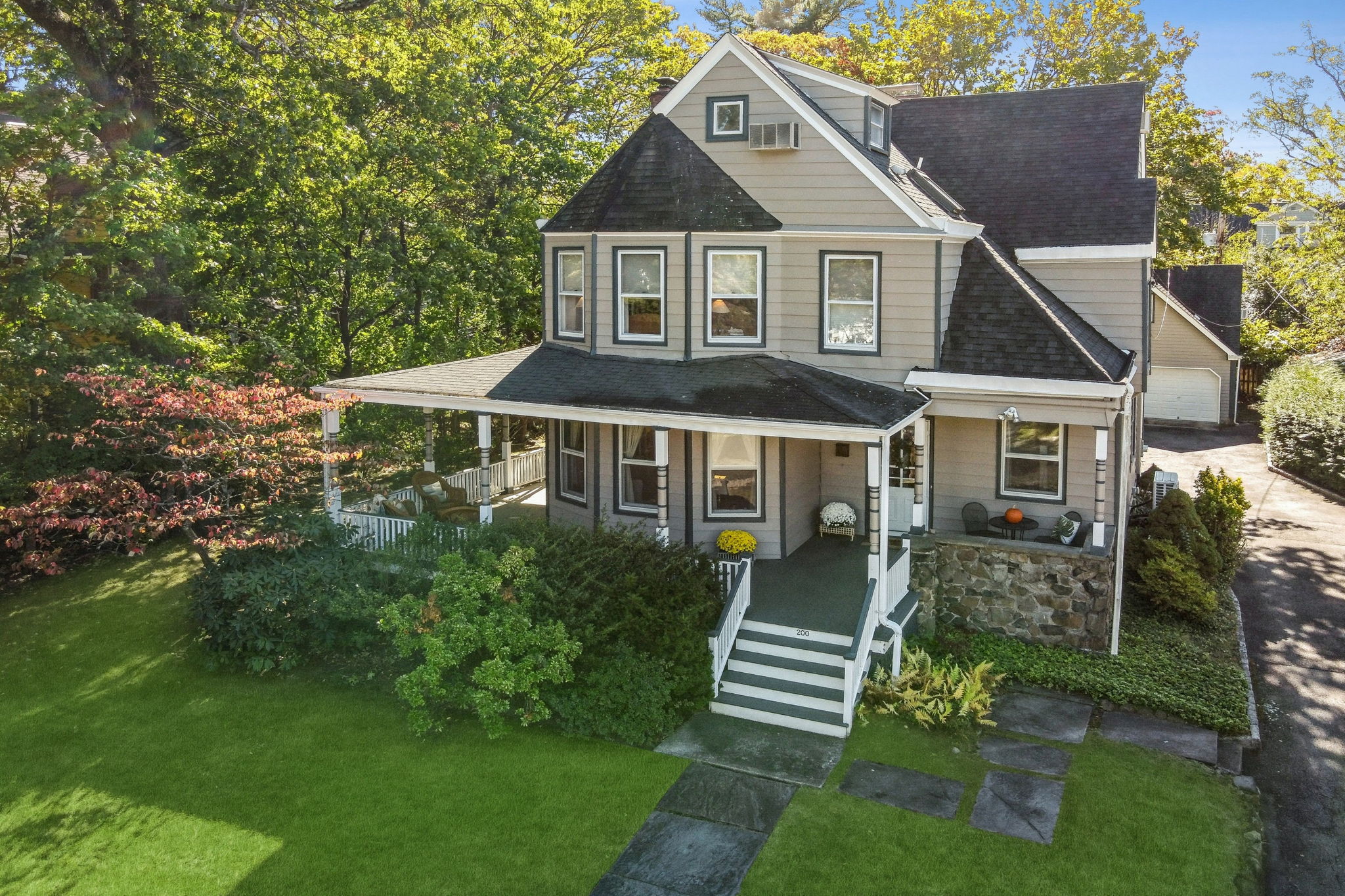 200 Inwood Avenue 