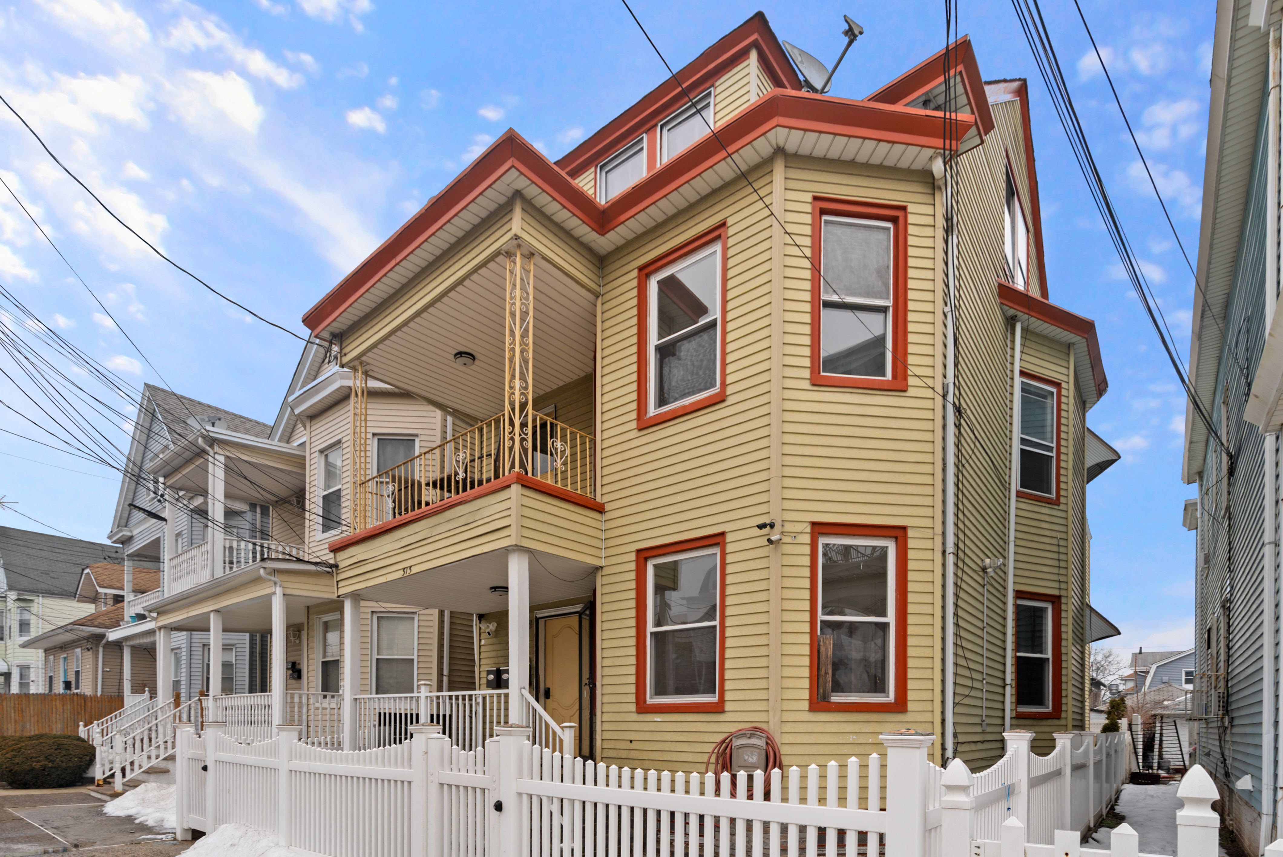 315 E 18th St Unit# 2