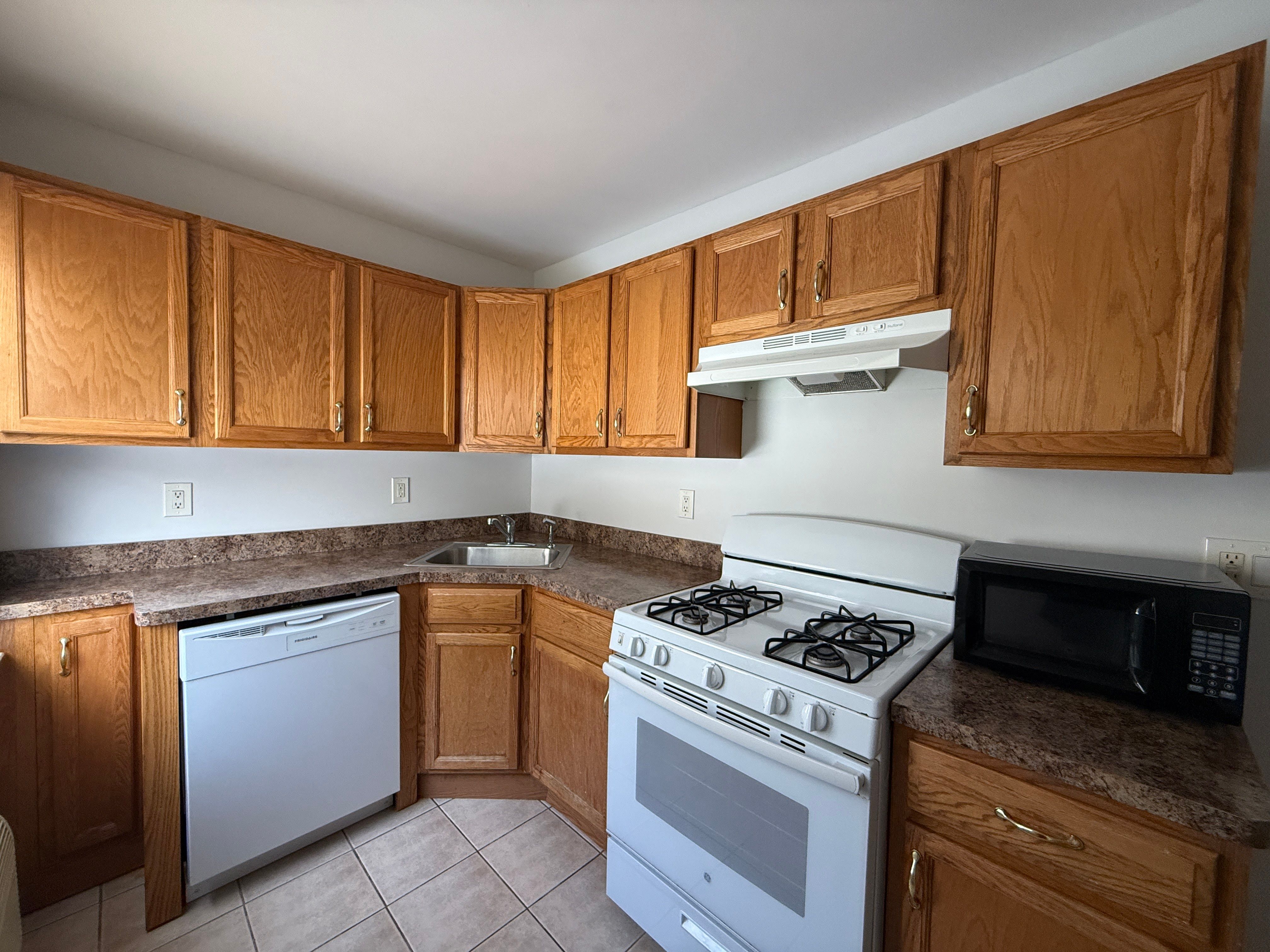 44-46 Gates Avenue Unit 2